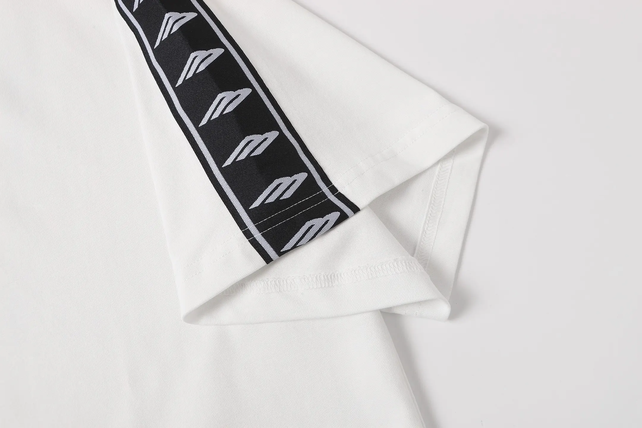Logo-Tape Cotton-Jersey T-Shirt D14518737 — view 4