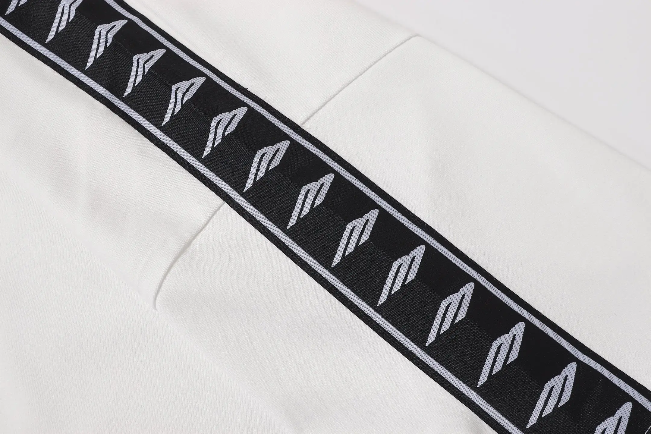 Logo-Tape Cotton-Jersey T-Shirt D14518737 — view 5
