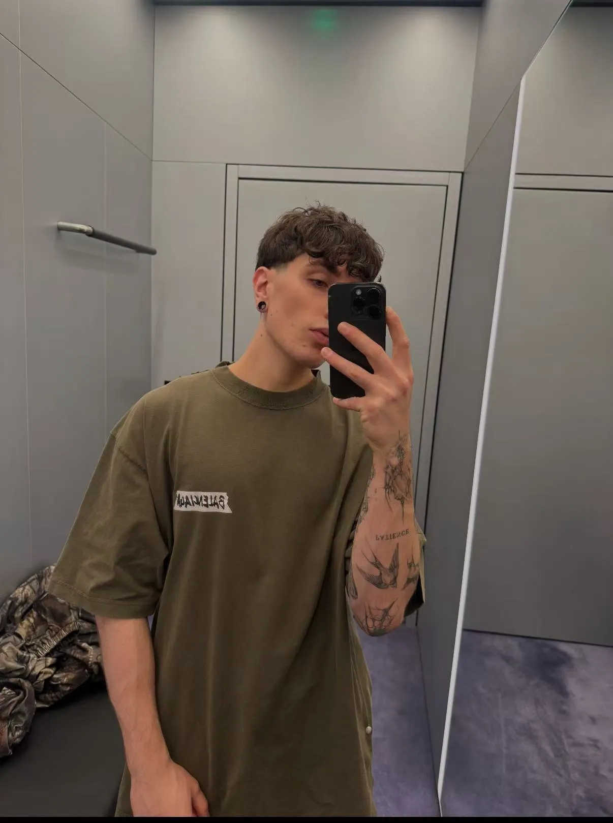 Tape Logo Oversized Cotton T-Shirt D15018750 — view 3