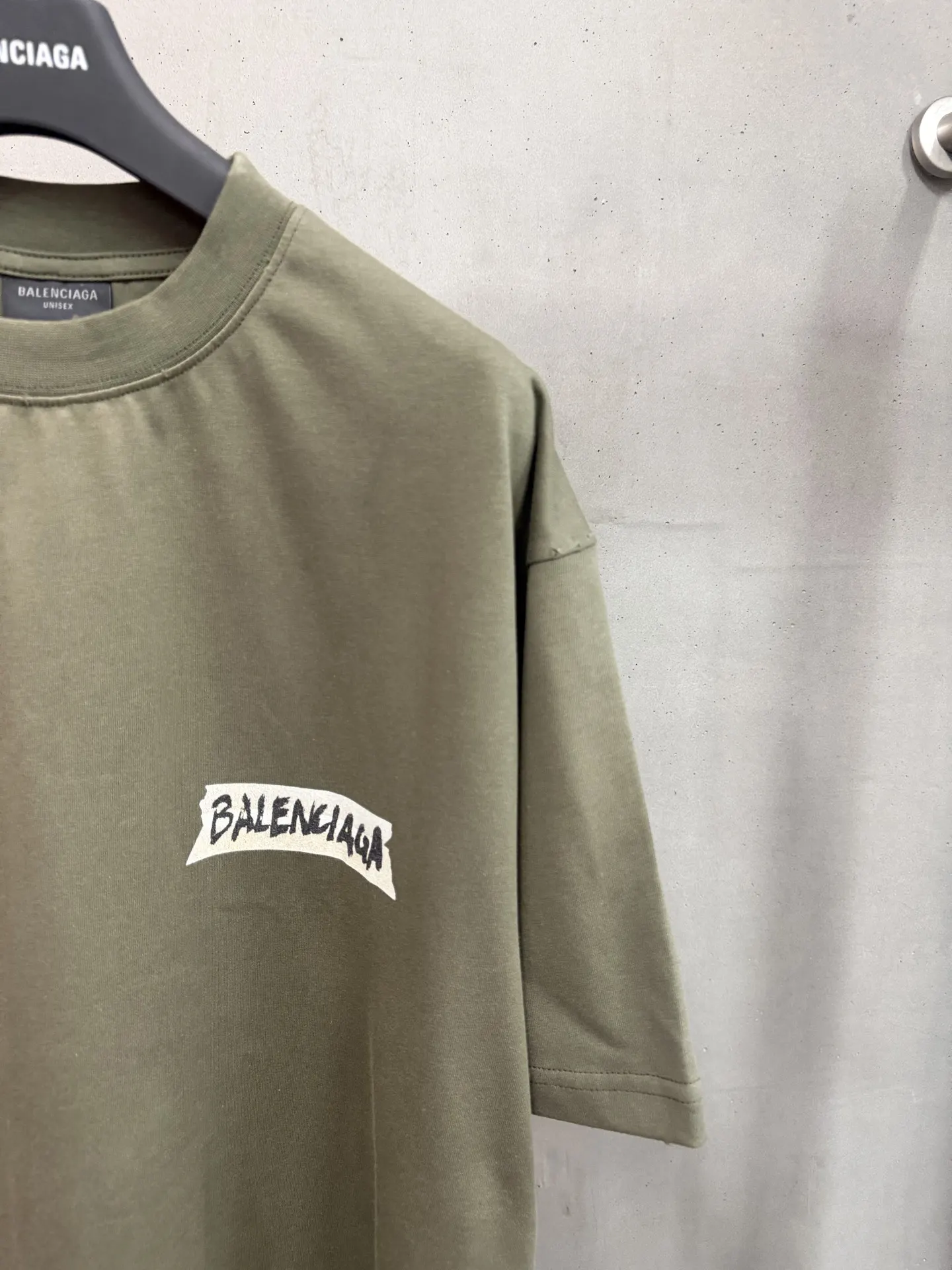 Tape Logo Oversized Cotton T-Shirt D15018754 — view 4