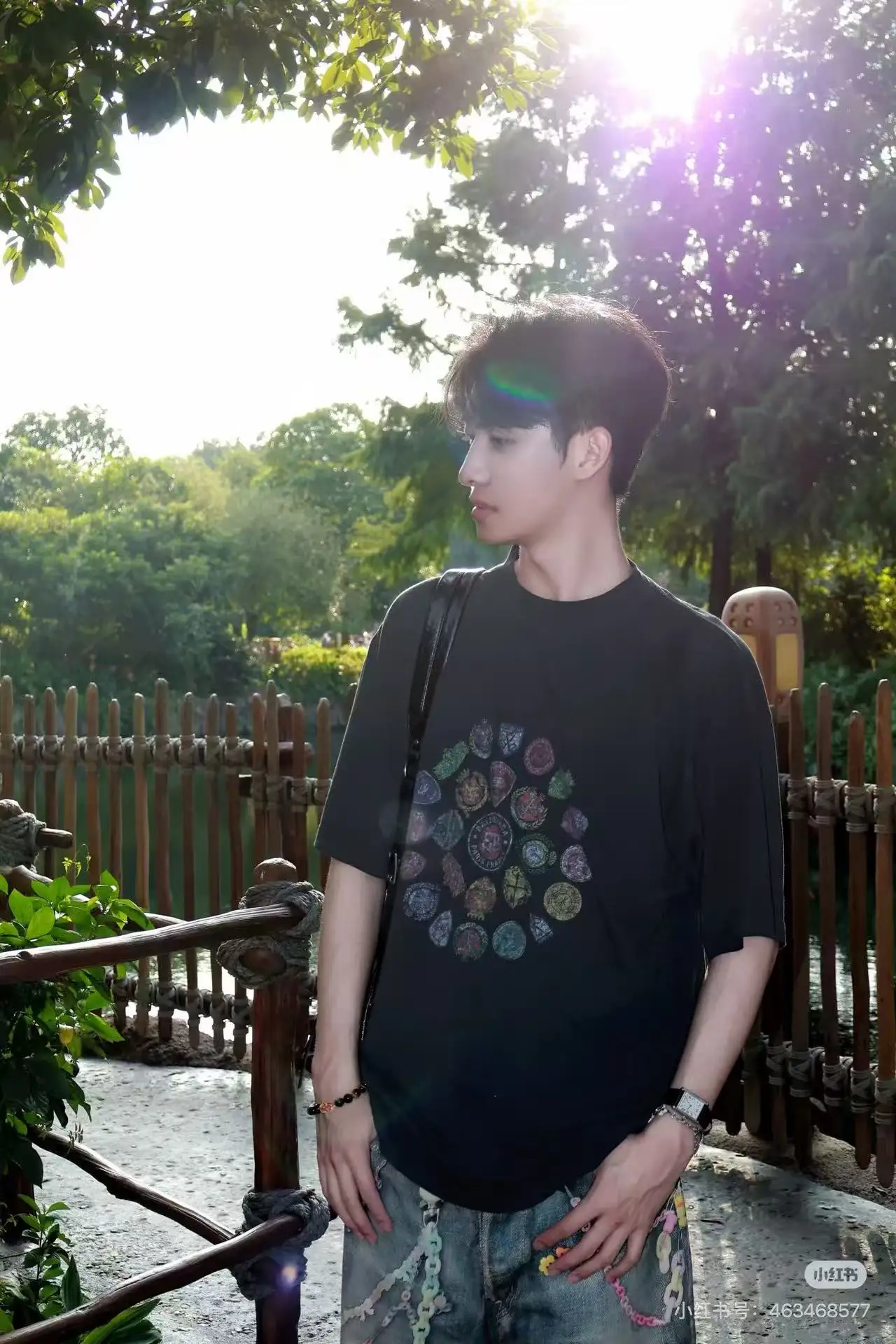Crest Logo Graphic Oversized T-Shirt D15518723 — view 7