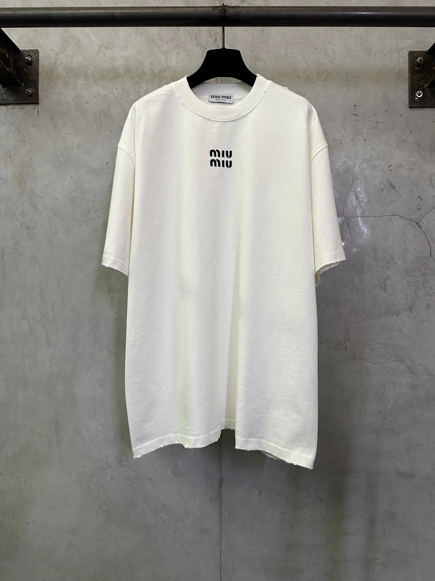 Distressed Logo Heavyweight Cotton T-Shirt D19011217