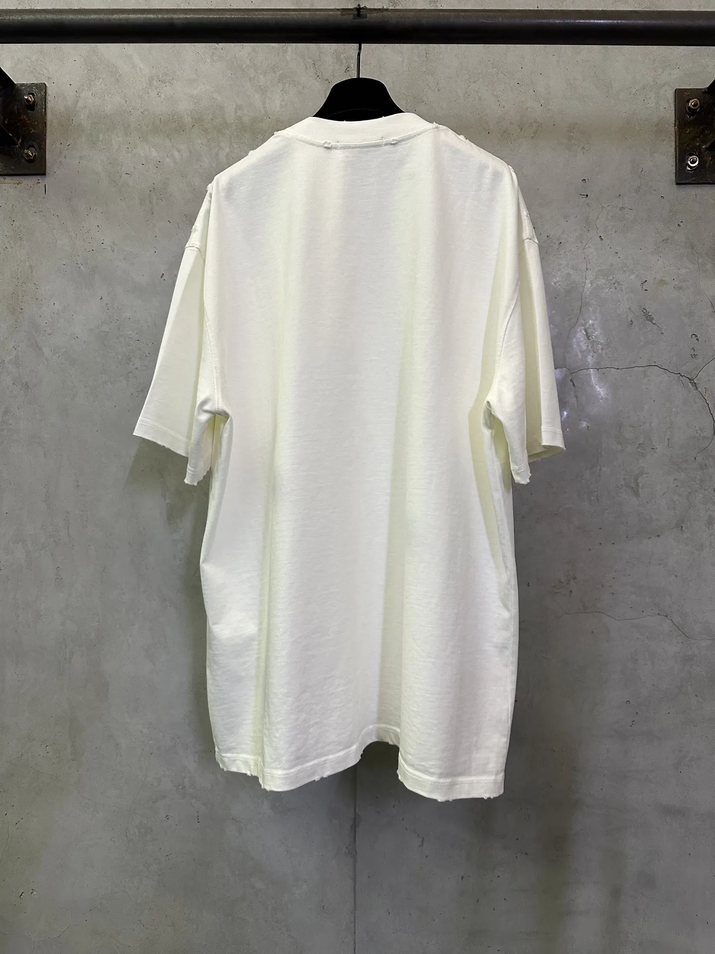 Distressed Logo Heavyweight Cotton T-Shirt D19011217 — view 2