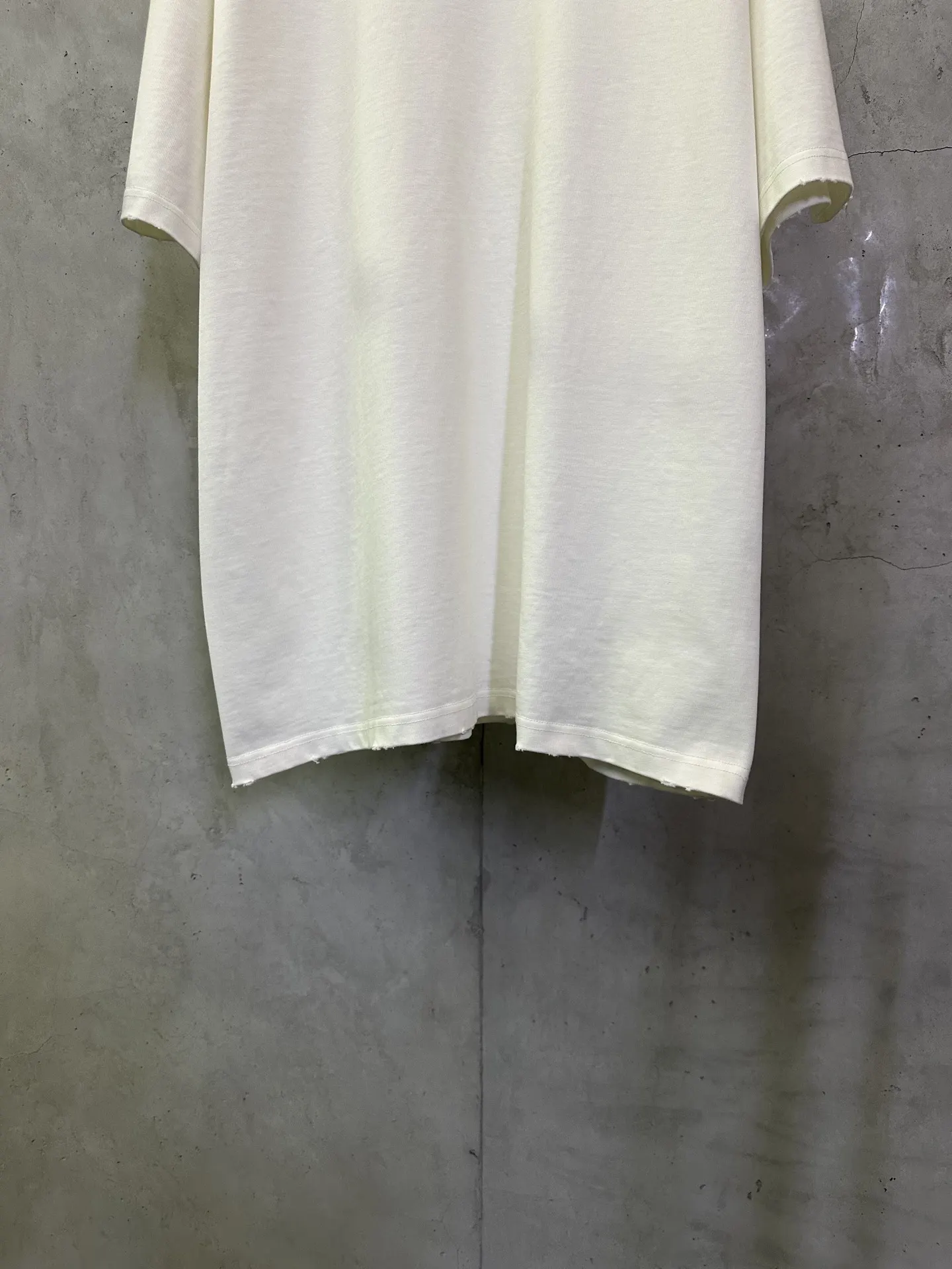 Distressed Logo Heavyweight Cotton T-Shirt D19011217 — view 4