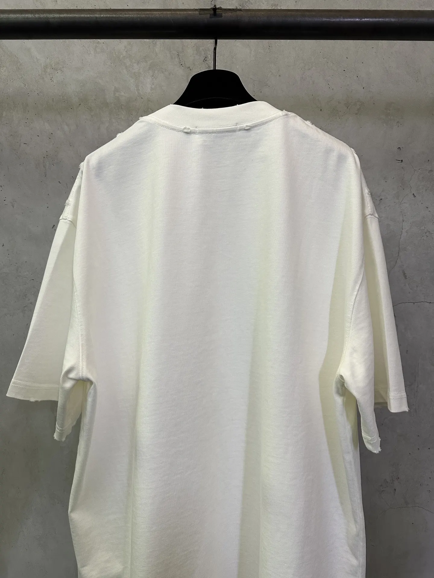 Distressed Logo Heavyweight Cotton T-Shirt D19011217 — view 5