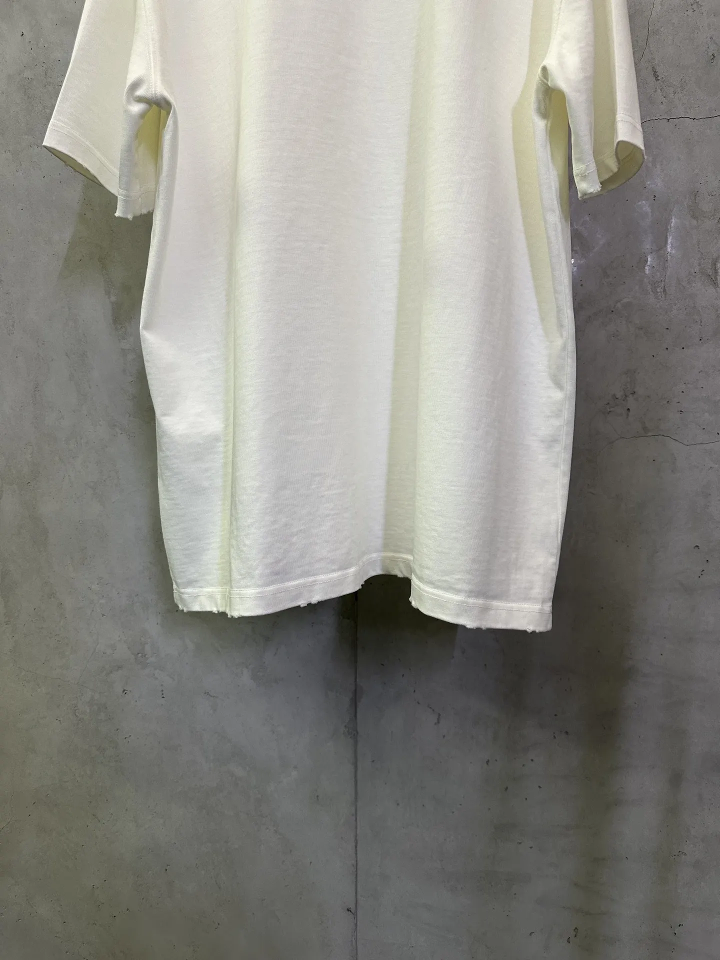 Distressed Logo Heavyweight Cotton T-Shirt D19011217 — view 6