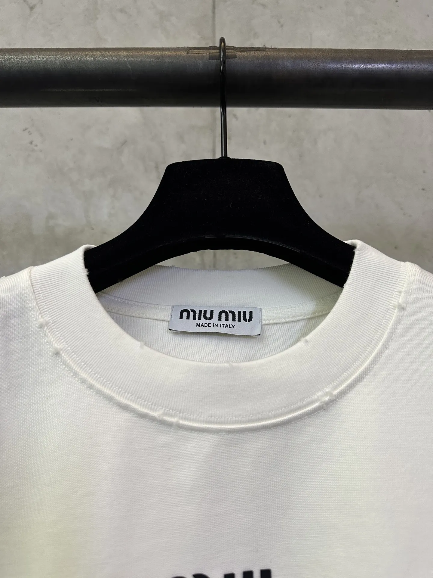 Distressed Logo Heavyweight Cotton T-Shirt D19011217 — view 7