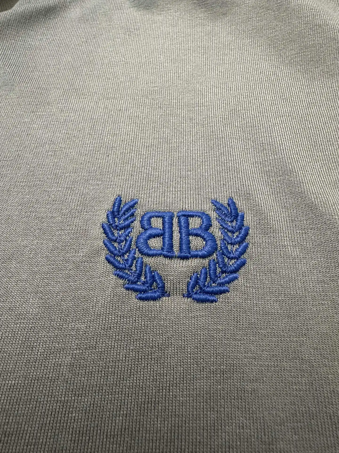 Laurel Wreath Logo Embroidered T-Shirt D20018907 — view 7