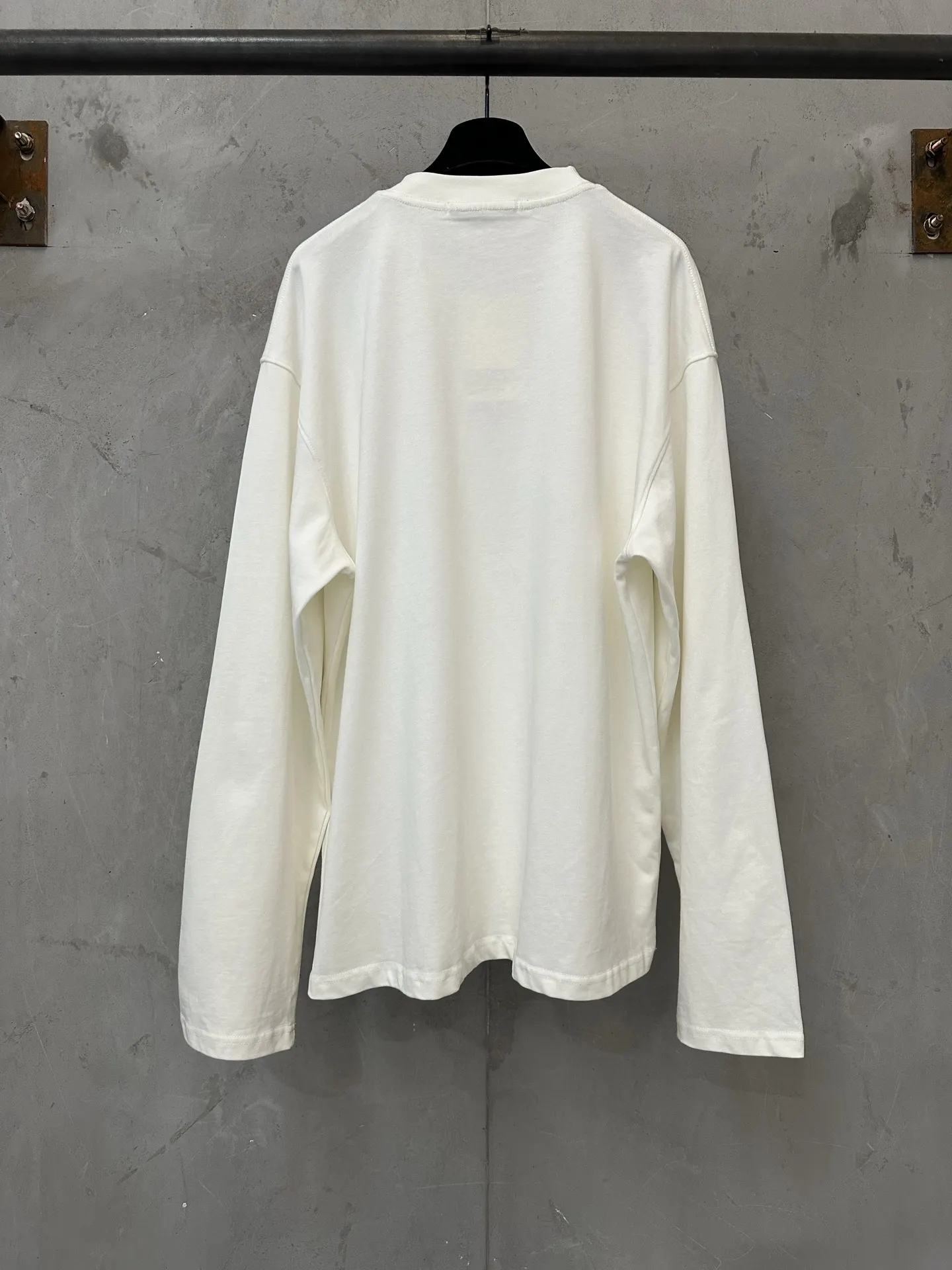 Love Inside Graphic Long-Sleeve T-Shirt D20023718 — view 2