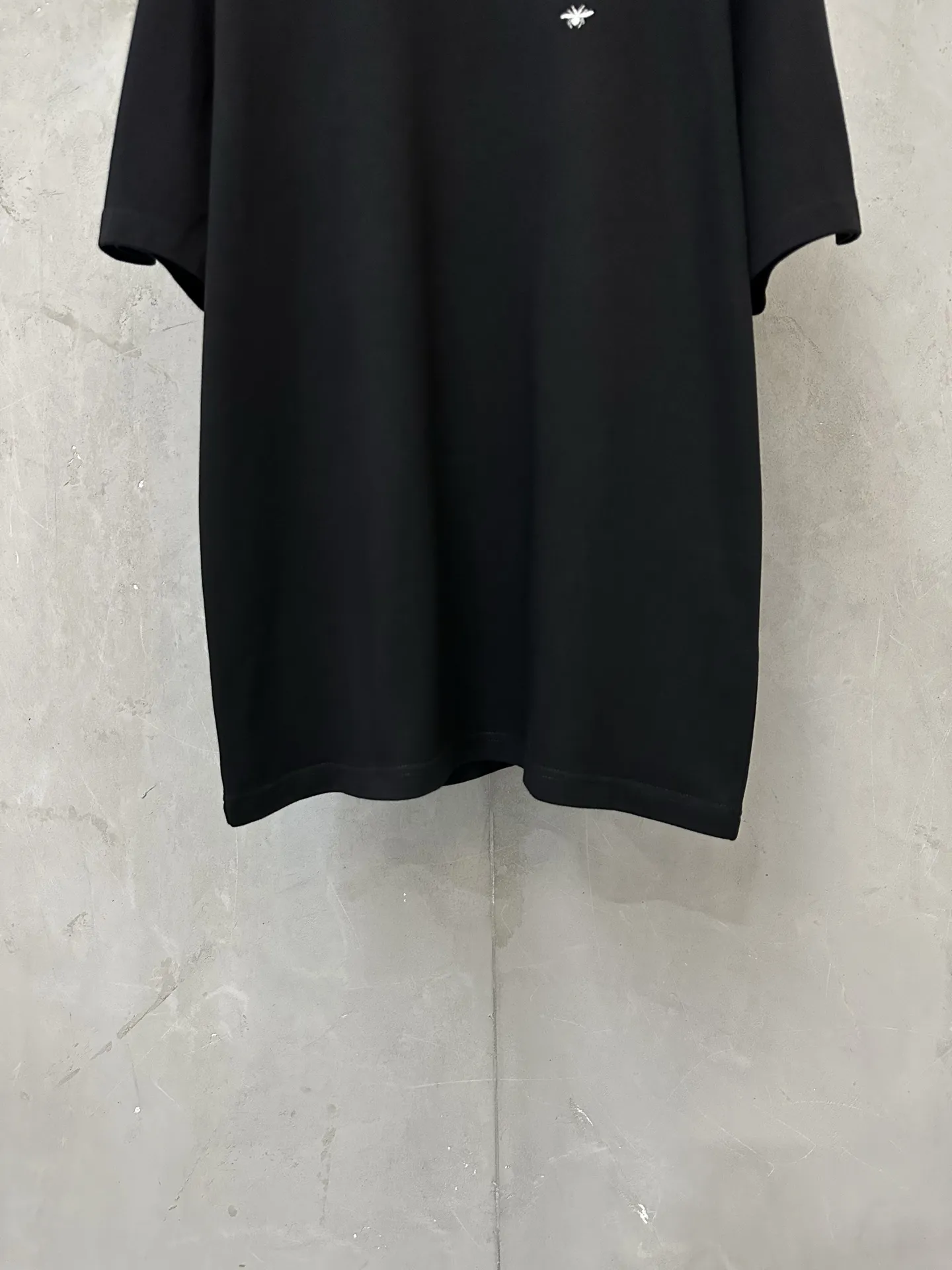 Bee Embroidery Heavyweight Cotton T-Shirt D21022250 — view 4