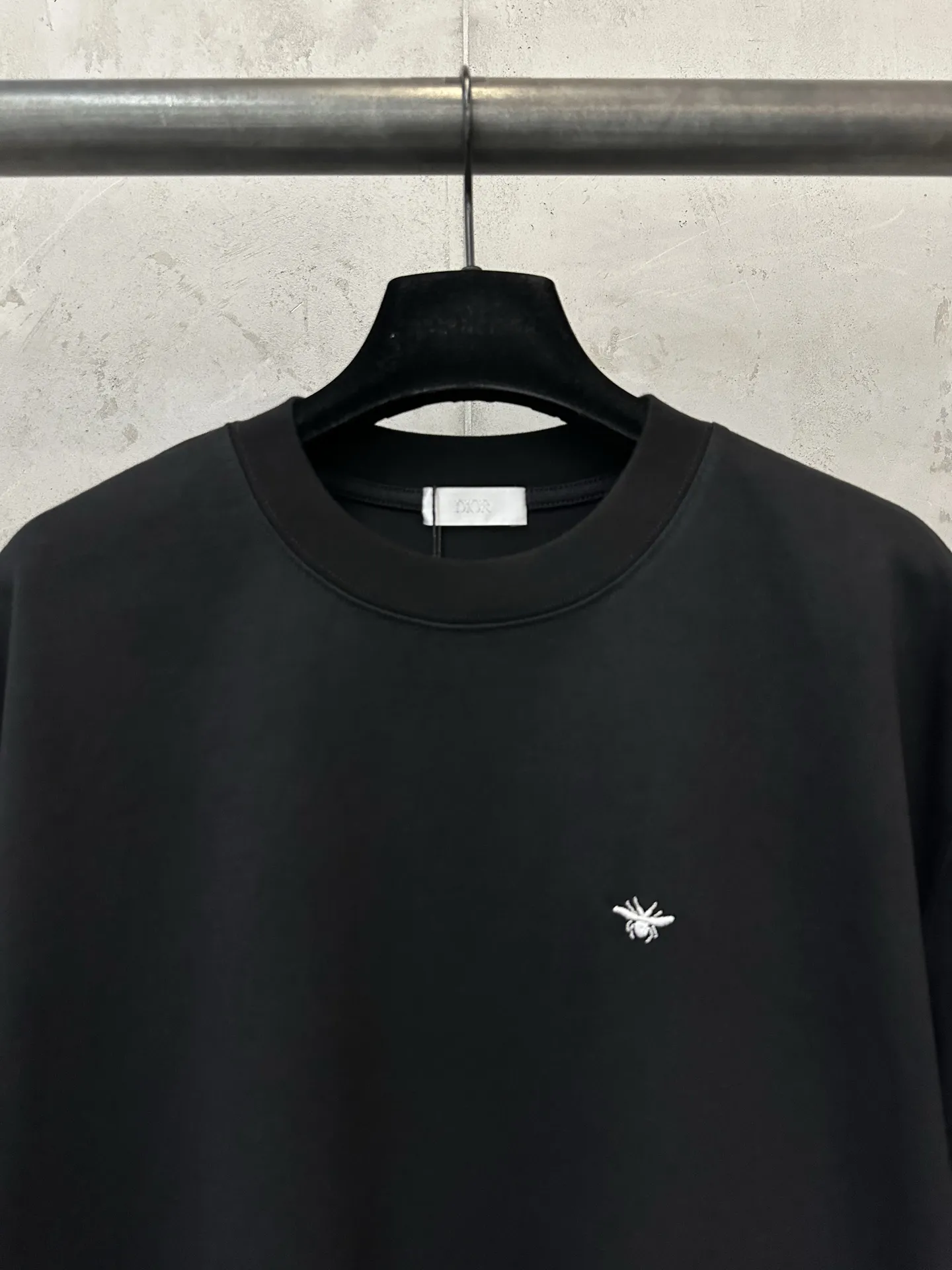 Bee Embroidery Heavyweight Cotton T-Shirt D21022250 — view 5