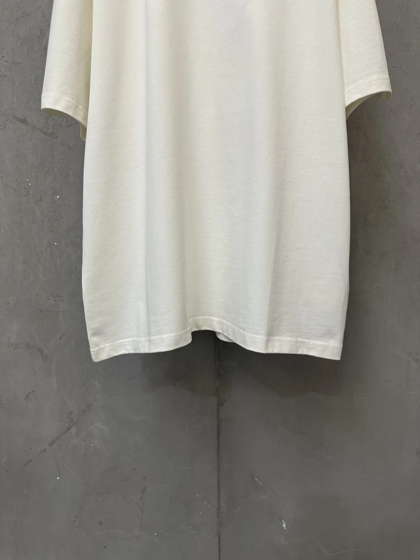 Glitter Logo Heavyweight Cotton T-Shirt D21022258 — view 4