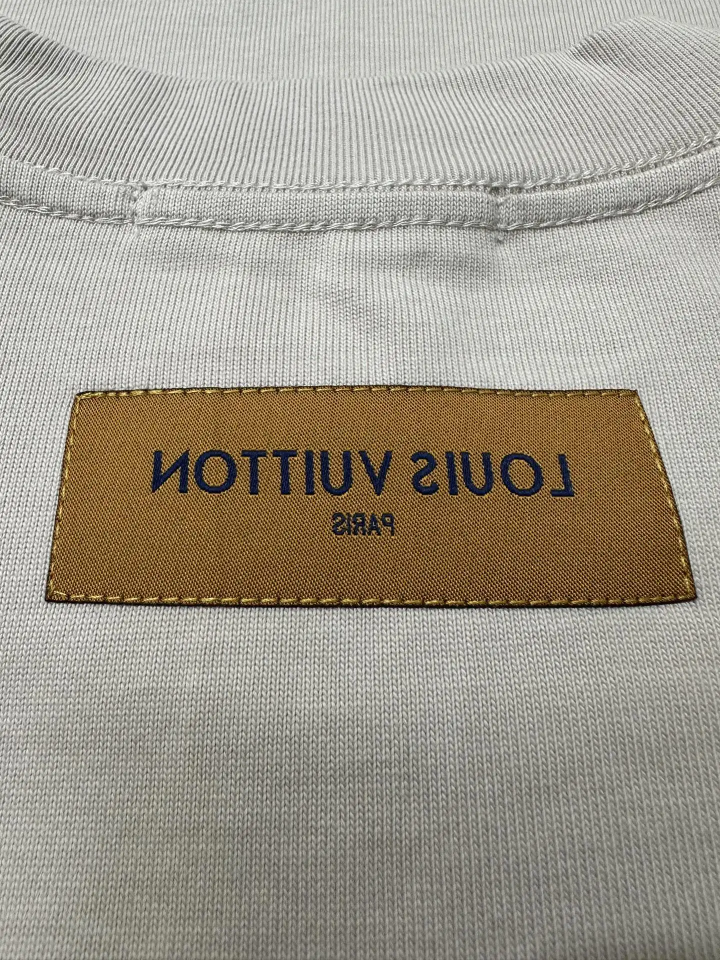 Embossed Logo Heavyweight Cotton T-Shirt D21020489 — view 9