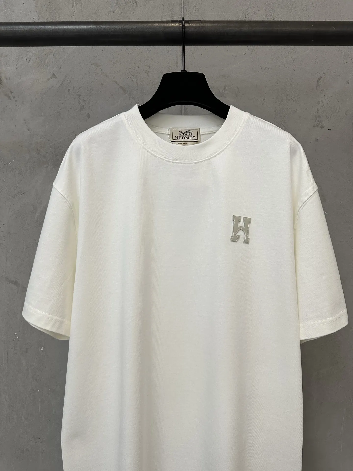 Leather Patch Heavyweight Cotton T-Shirt D21020506 — view 3