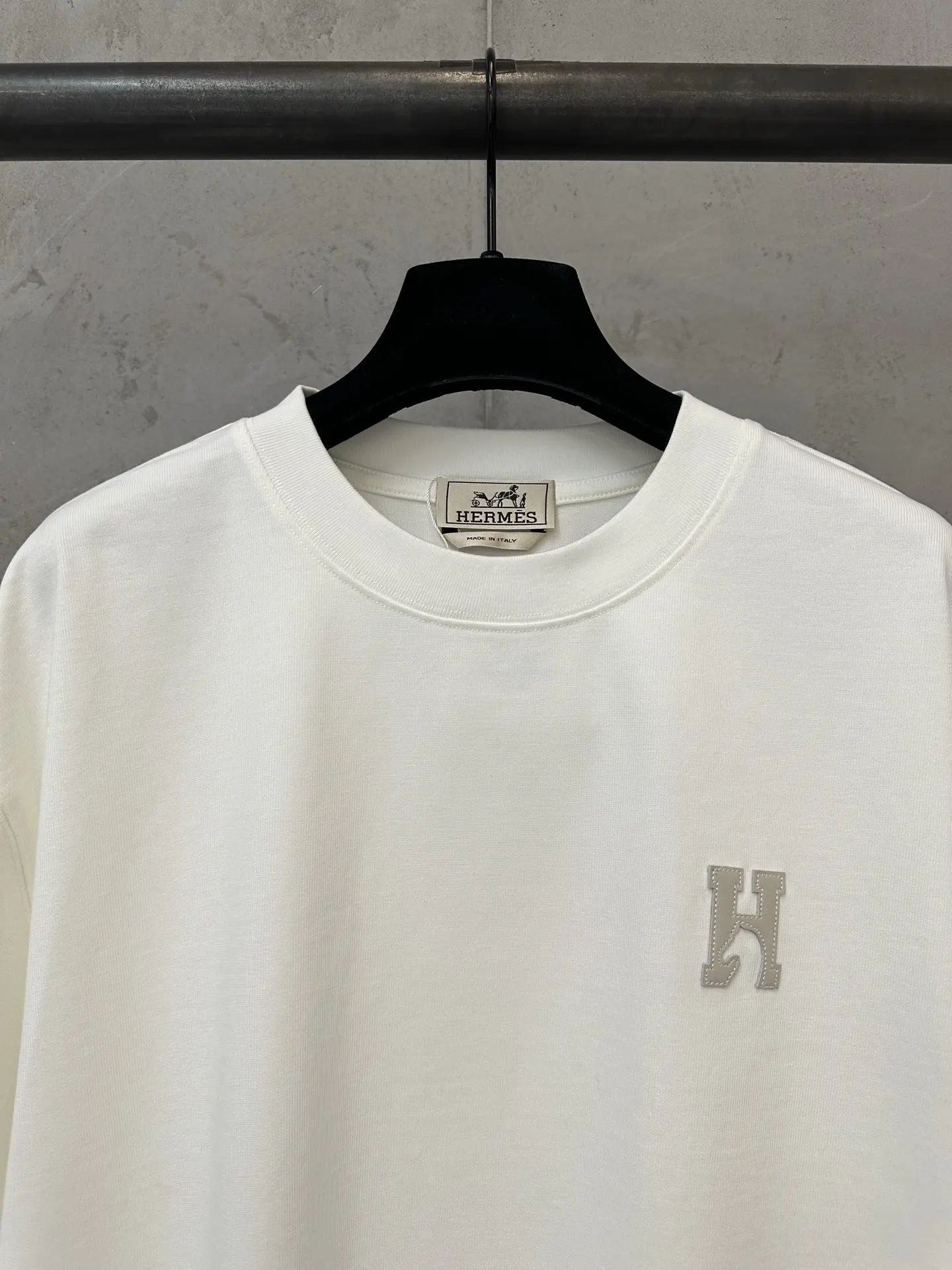 Leather Patch Heavyweight Cotton T-Shirt D21020506 — view 5