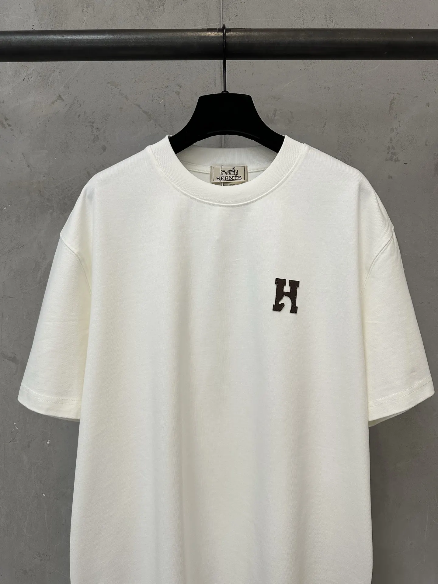 Heavyweight Cotton T-Shirt with Leather Patch D21020509 — view 3