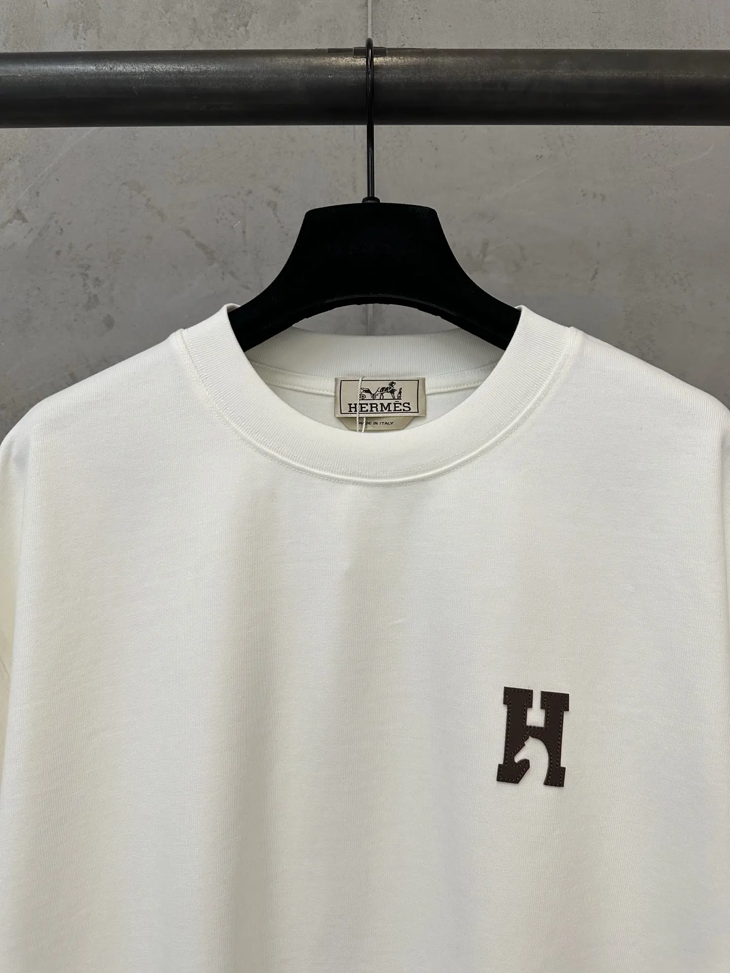 Heavyweight Cotton T-Shirt with Leather Patch D21020509 — view 5