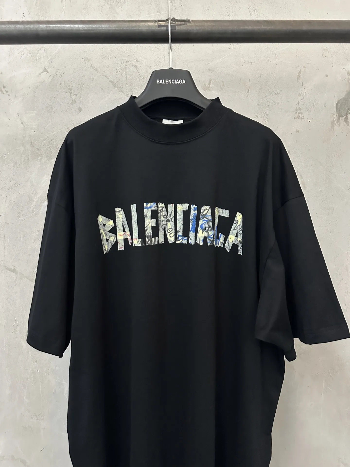 Graffiti Tape Logo Oversized T-Shirt D21523161 — view 3