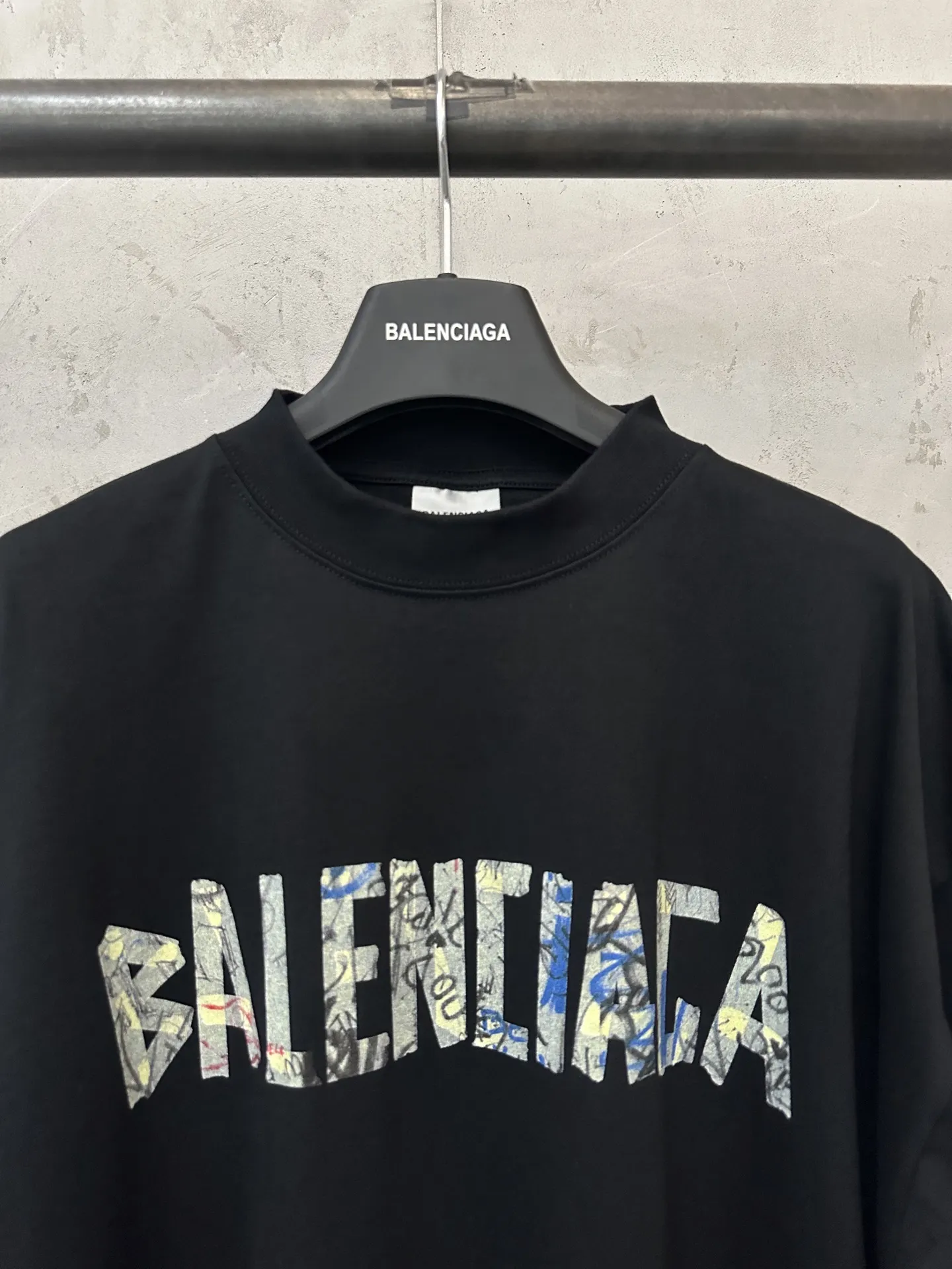Graffiti Tape Logo Oversized T-Shirt D21523161 — view 5
