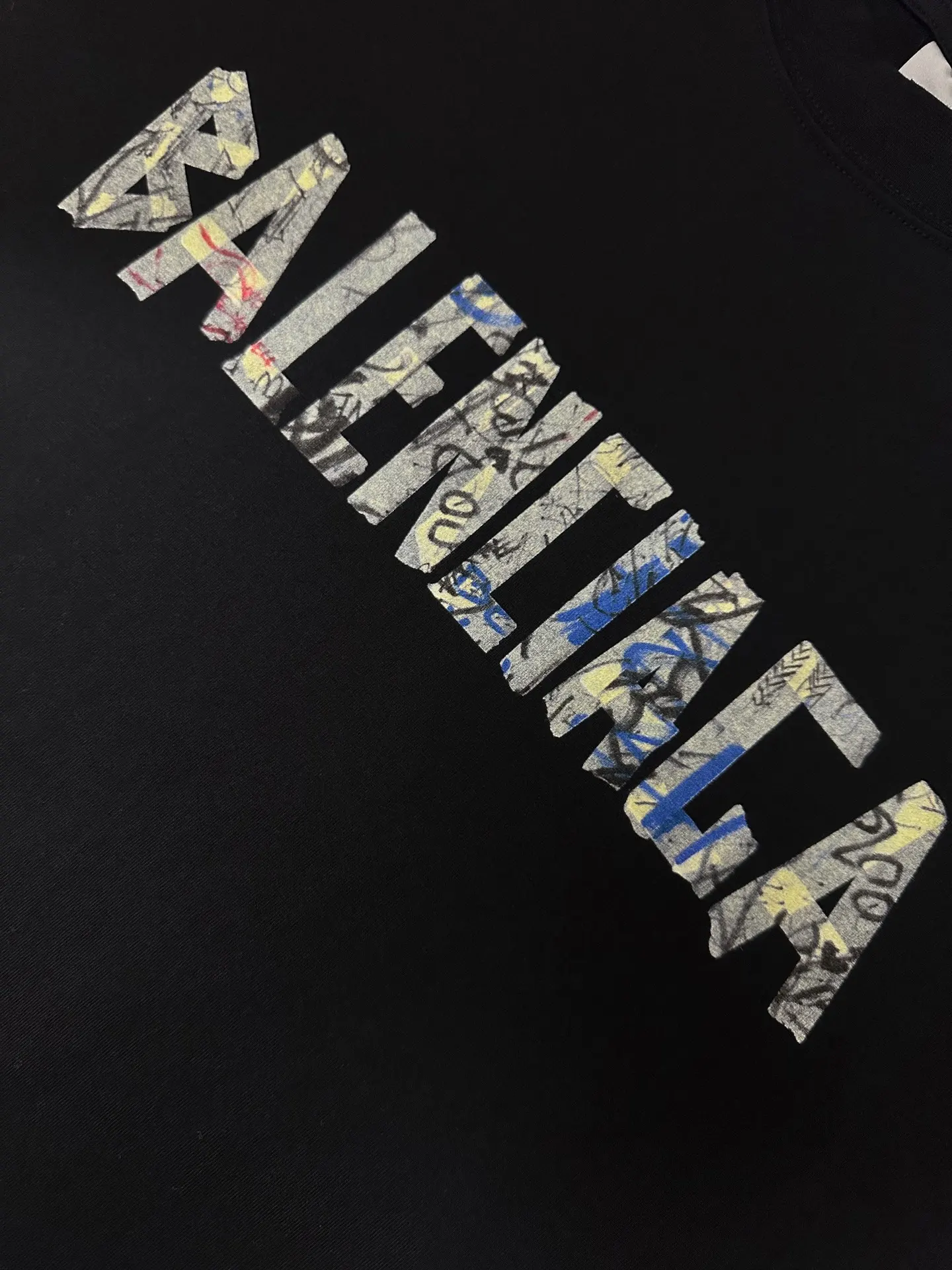 Graffiti Tape Logo Oversized T-Shirt D21523161 — view 7