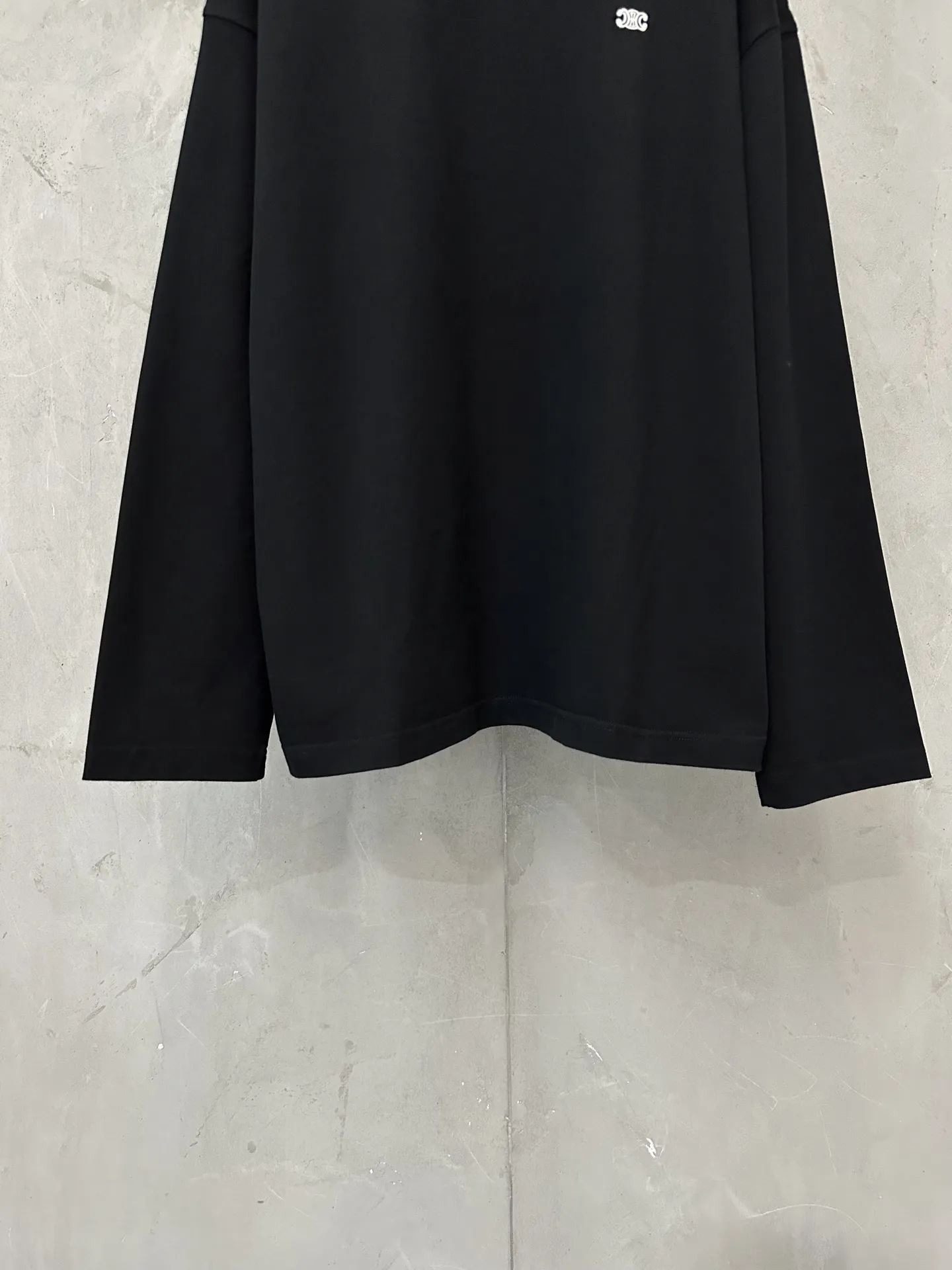 Triomphe Embroidered Long-Sleeve T-Shirt D22018872 — view 4