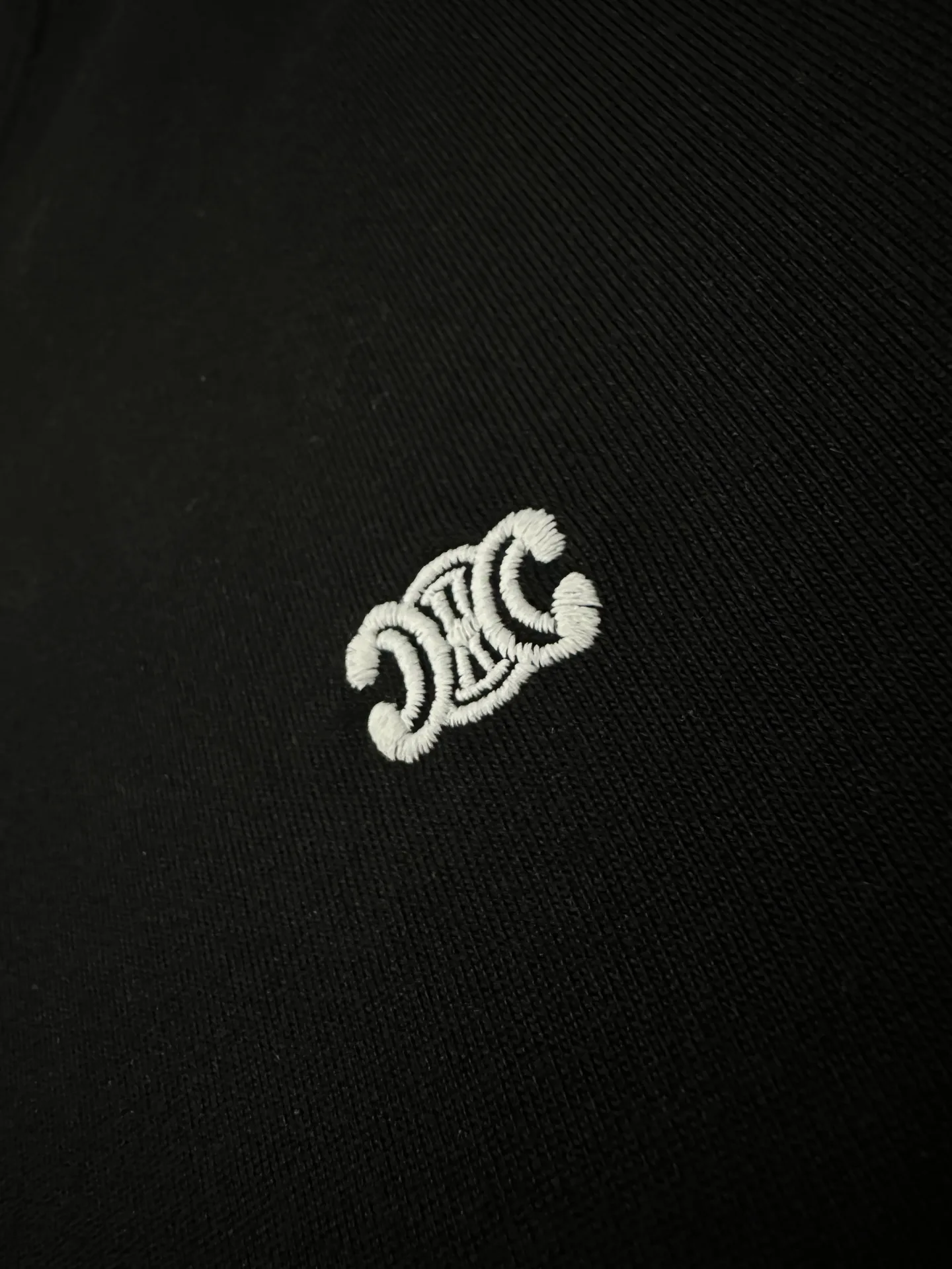 Triomphe Embroidered Long-Sleeve T-Shirt D22018872 — view 8
