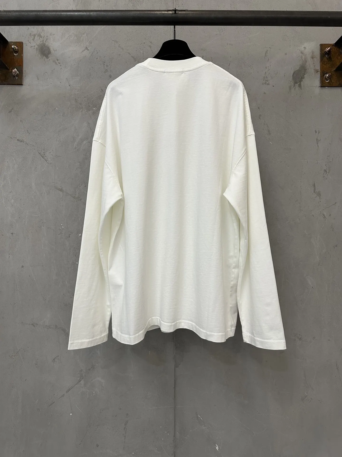 Triomphe Logo Embroidered Long-Sleeve T-Shirt D22018873 — view 2