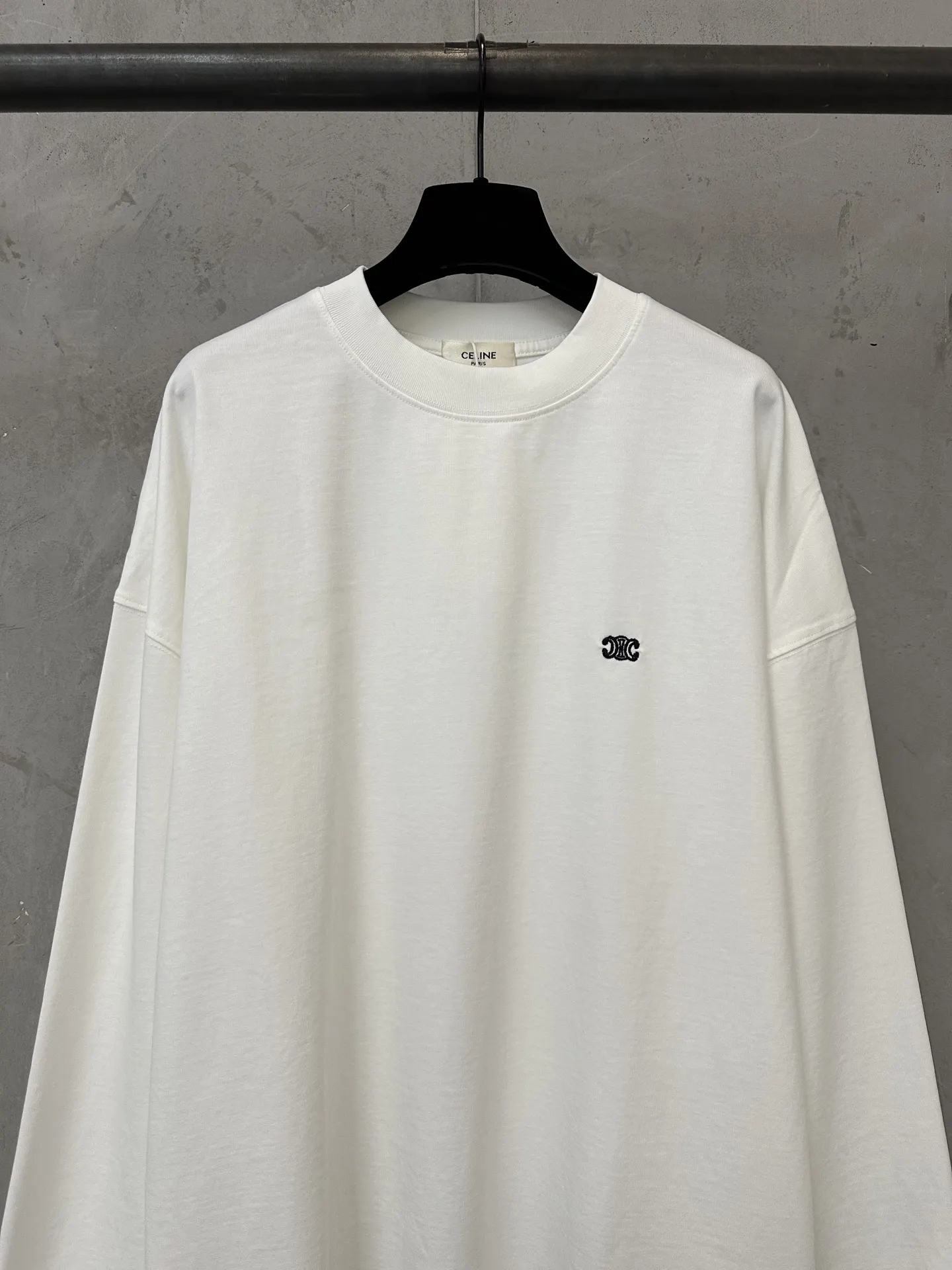 Triomphe Logo Embroidered Long-Sleeve T-Shirt D22018873 — view 3
