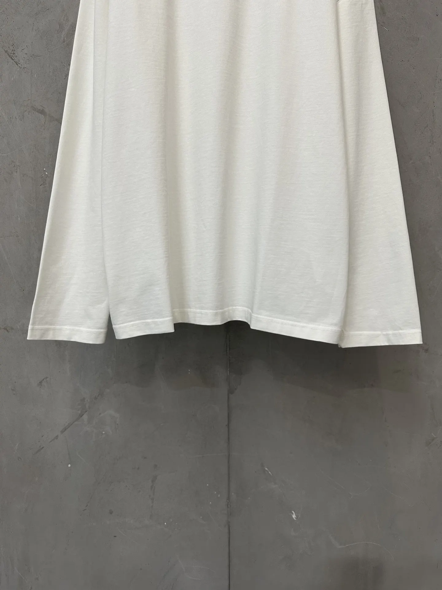 Triomphe Logo Embroidered Long-Sleeve T-Shirt D22018873 — view 4