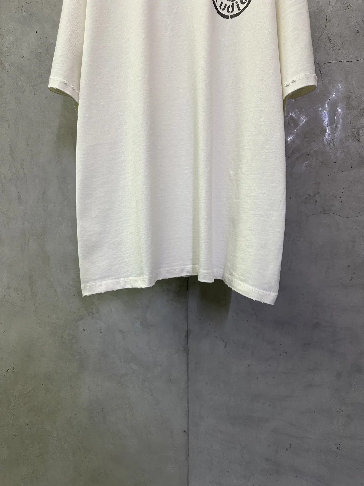 Logo Graphic Heavyweight Cotton T-Shirt D22012468 — view 4