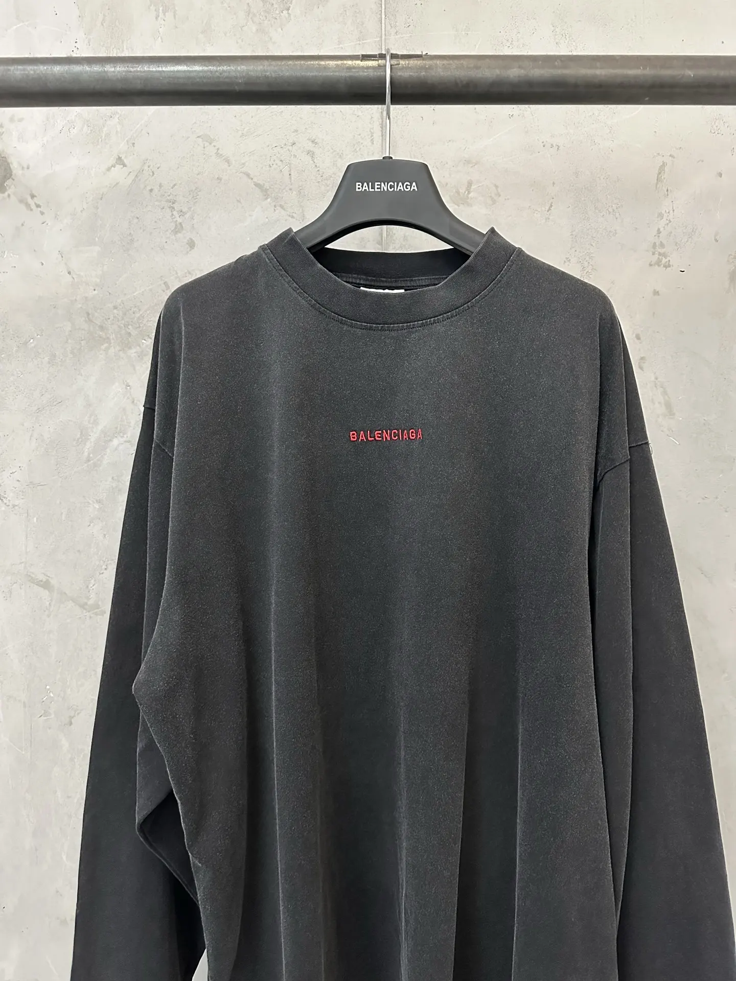 Logo Embroidery Long-Sleeve T-Shirt D23022231 — view 3