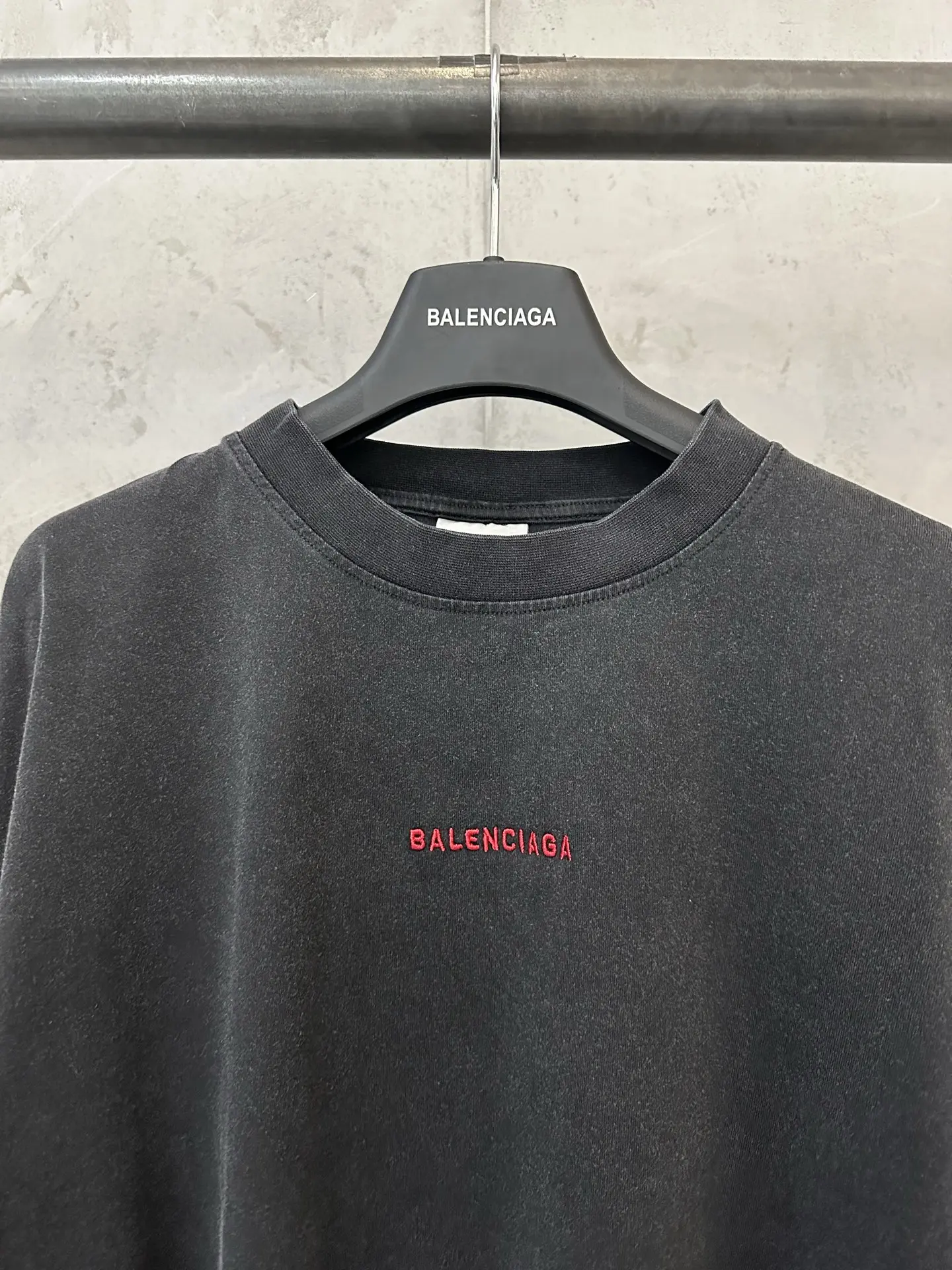 Logo Embroidery Long-Sleeve T-Shirt D23022231 — view 5