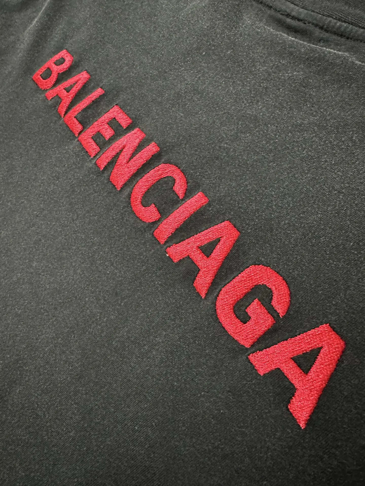 Logo Embroidery Long-Sleeve T-Shirt D23022231 — view 8