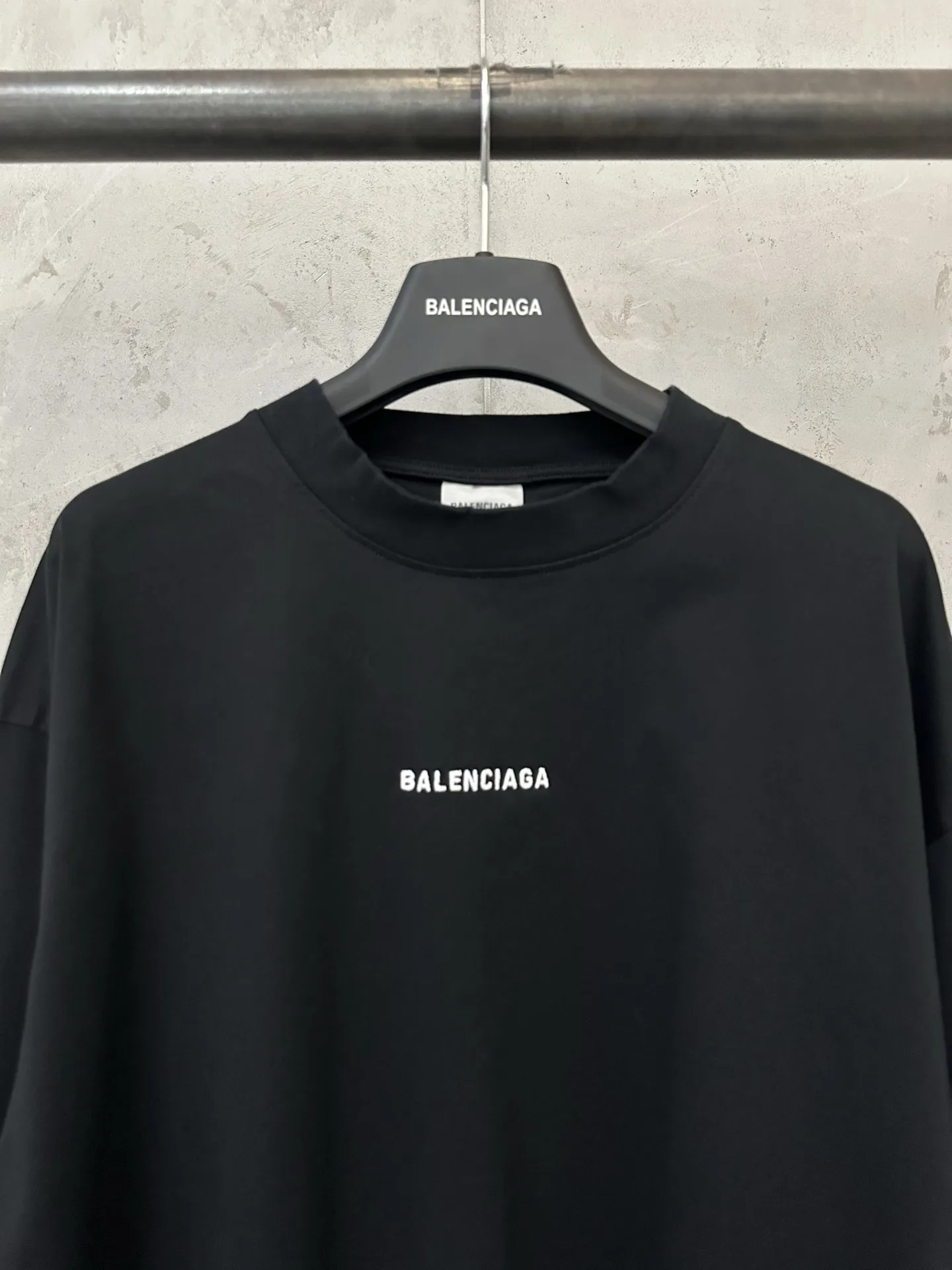 Logo Embroidered Long-Sleeve T-Shirt D23022229 — view 5