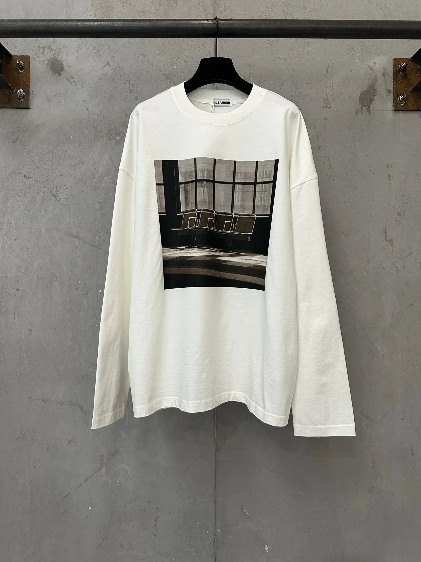 Waiting Room Graphic Long-Sleeve T-Shirt D23023093