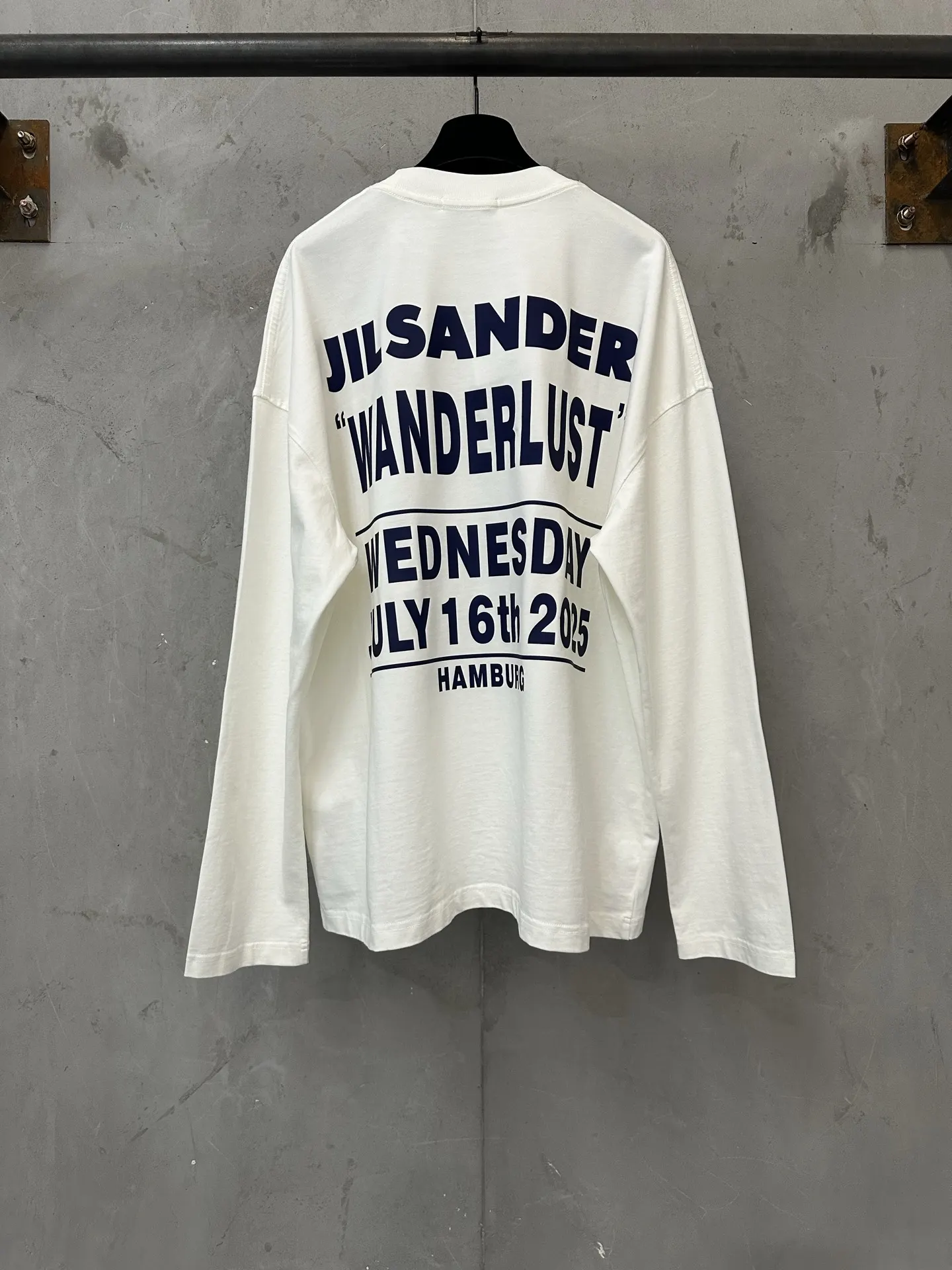 Waiting Room Graphic Long-Sleeve T-Shirt D23023093 — view 2