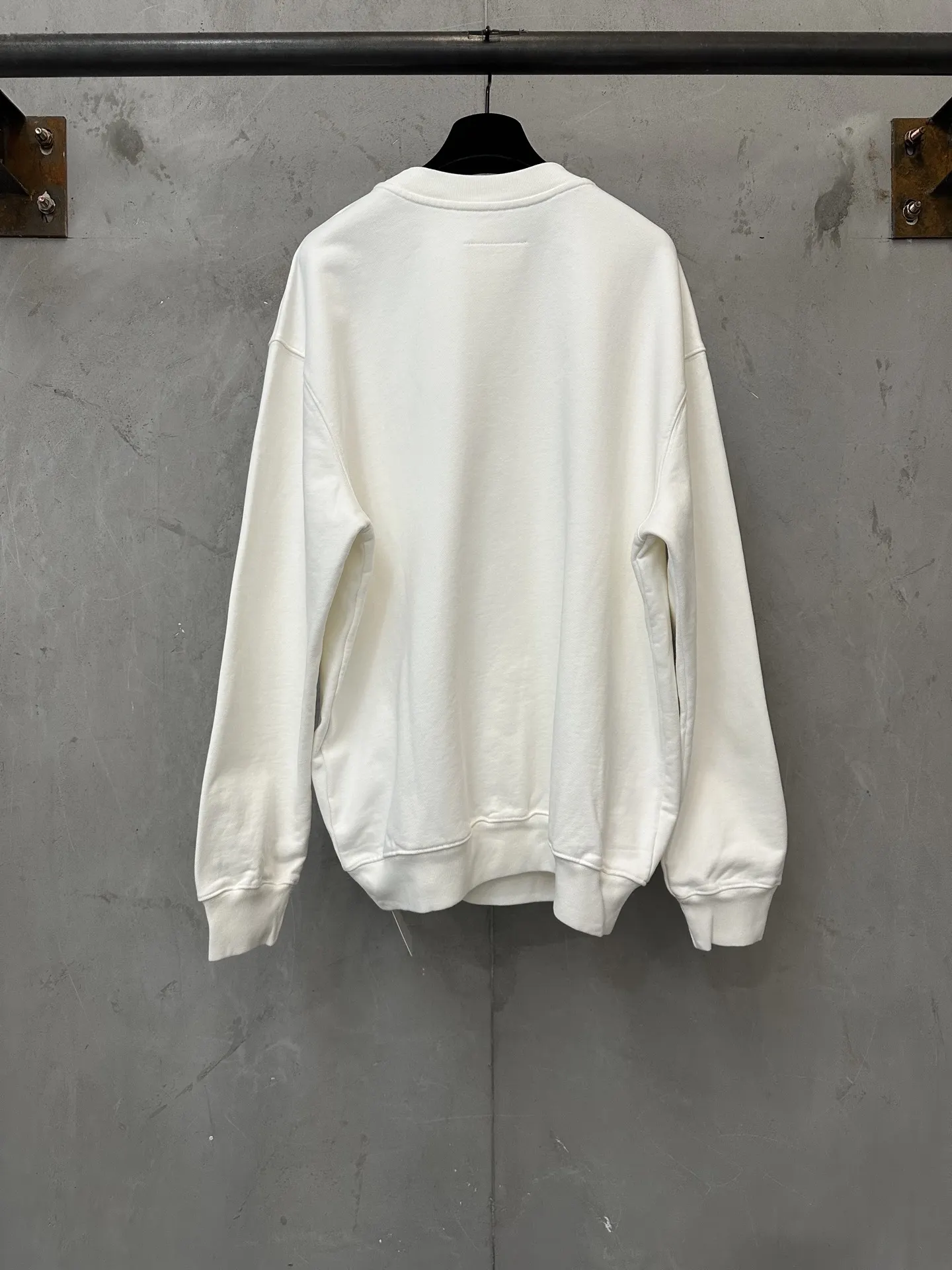 MM6 Maison Margiela Logo Embroidered Crew-Neck Sweatshirt D25020520 — view 2