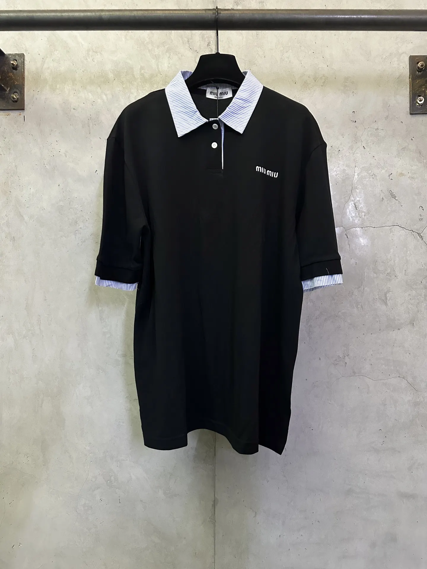 Contrast Collar Logo Embroidery Polo Shirt D26012369