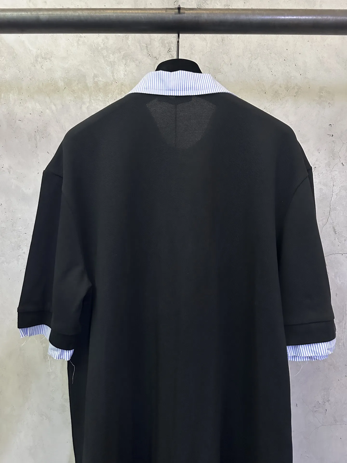 Contrast Collar Logo Embroidery Polo Shirt D26012369 — view 5