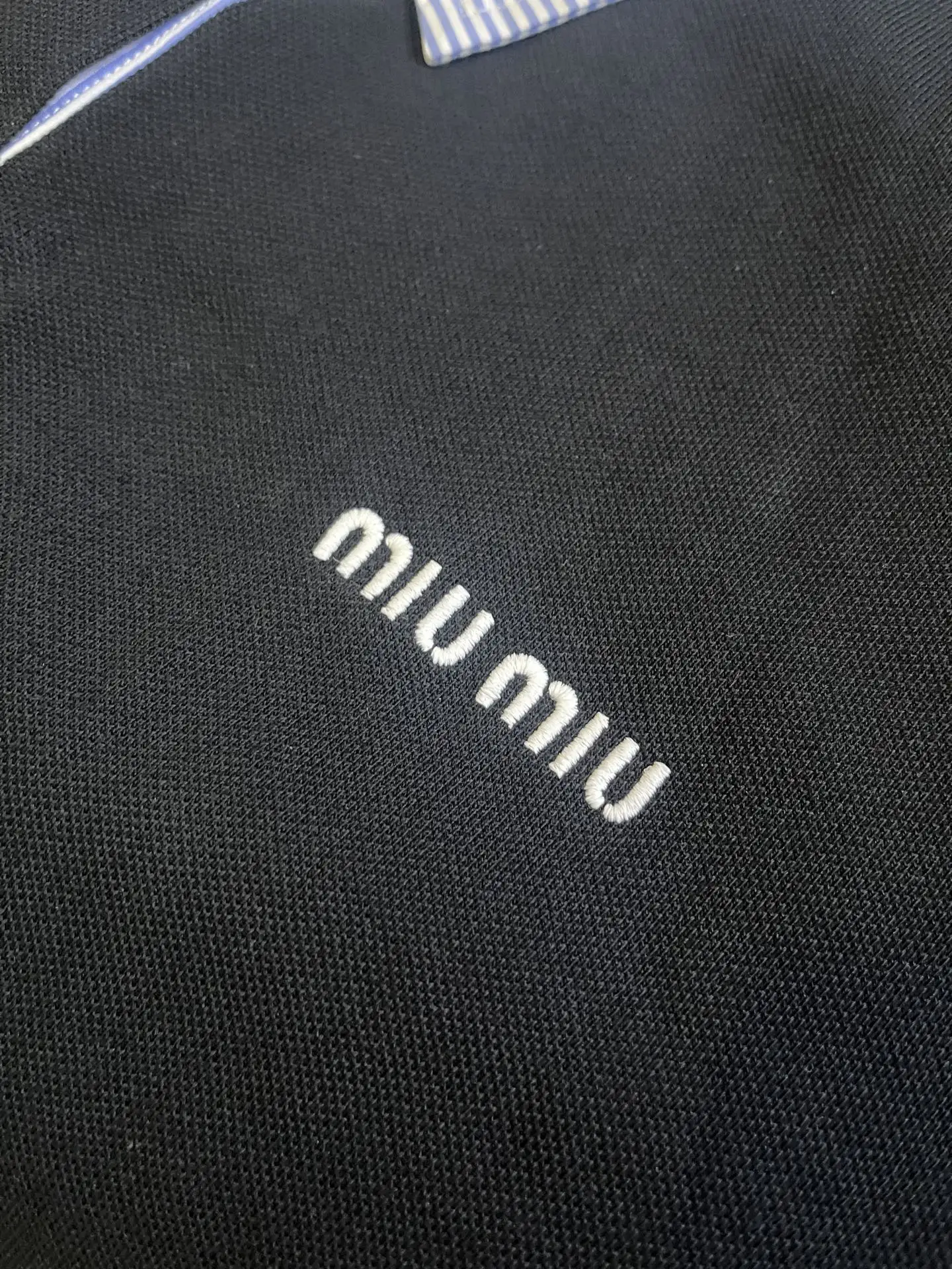 Contrast Collar Logo Embroidery Polo Shirt D26012369 — view 8