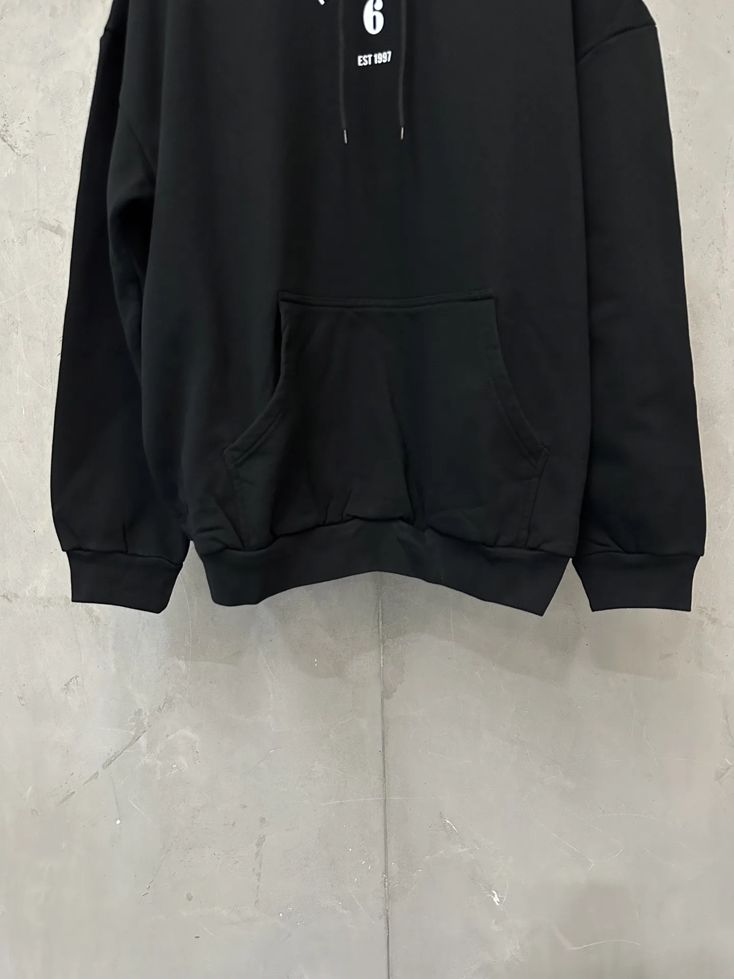 MM6 Maison Margiela Number 6 Logo Hoodie D27020656 — view 4