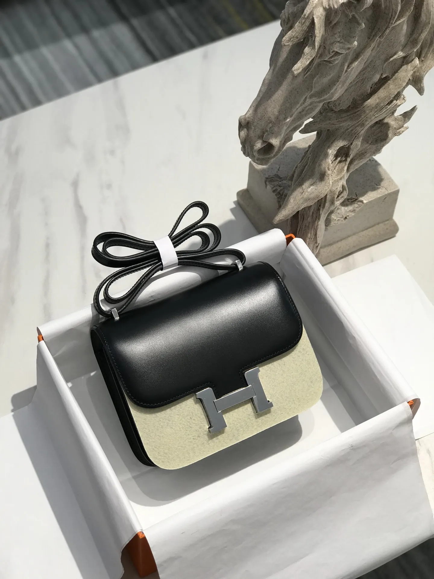 Constance Box Calf Leather Shoulder Bag D50017784