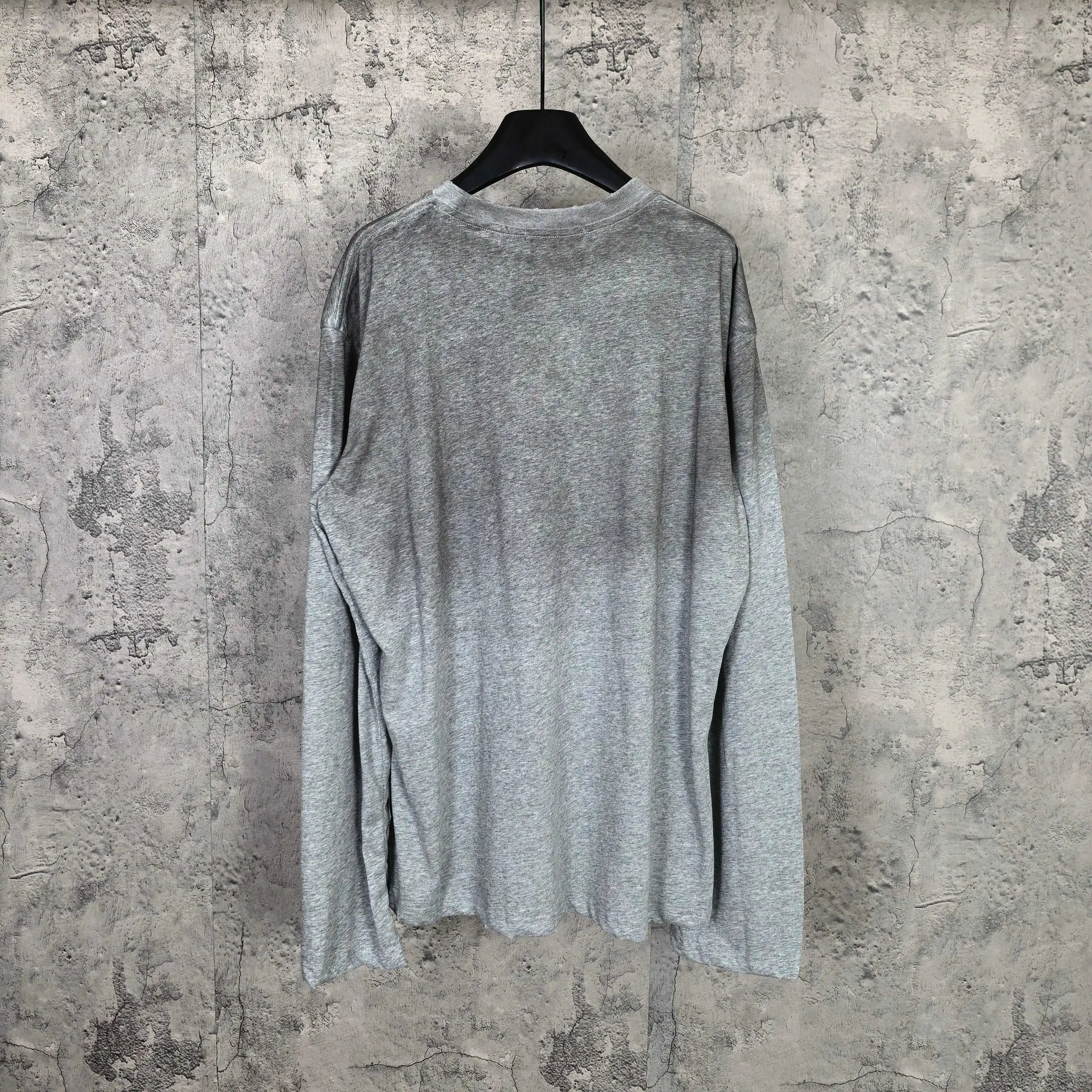 1996 Logo Distressed Long-Sleeve T-Shirt D14023265 — view 2