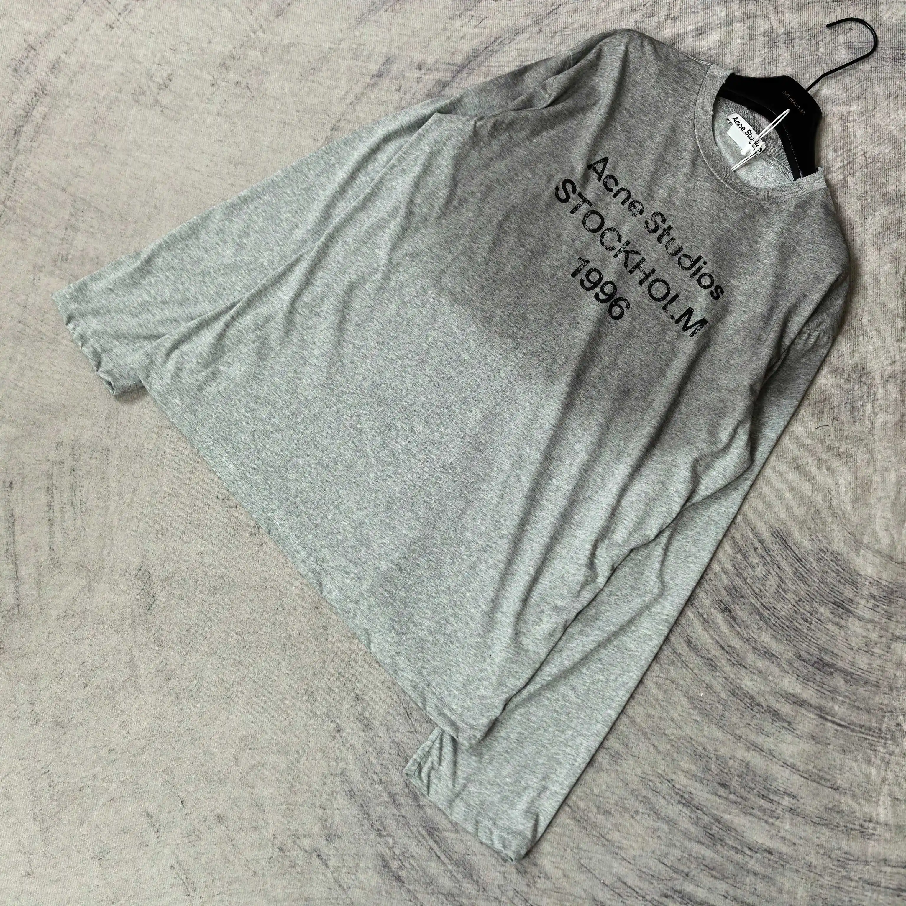 1996 Logo Distressed Long-Sleeve T-Shirt D14023265 — view 4