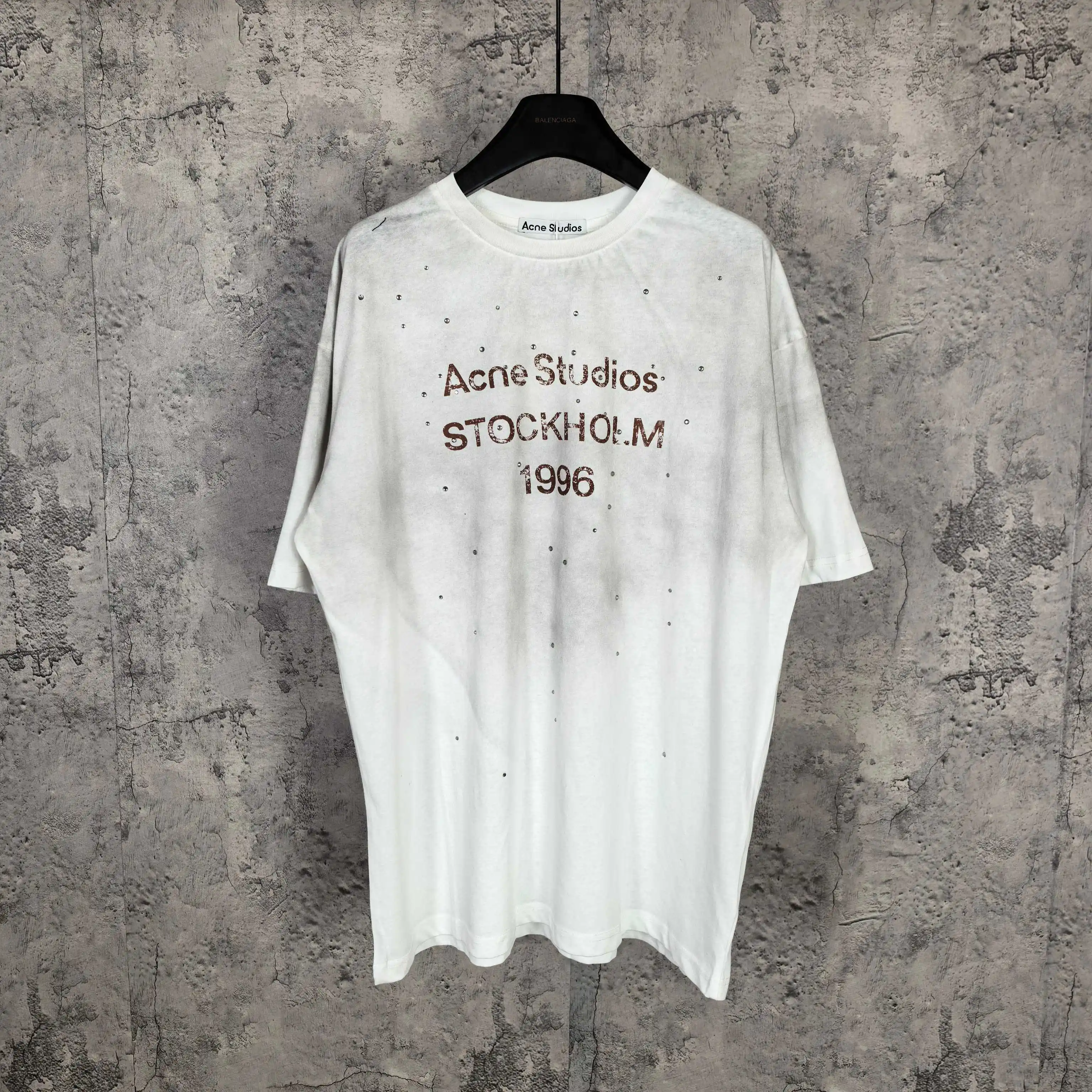 1996 Logo Rhinestone Distressed T-Shirt D14523233