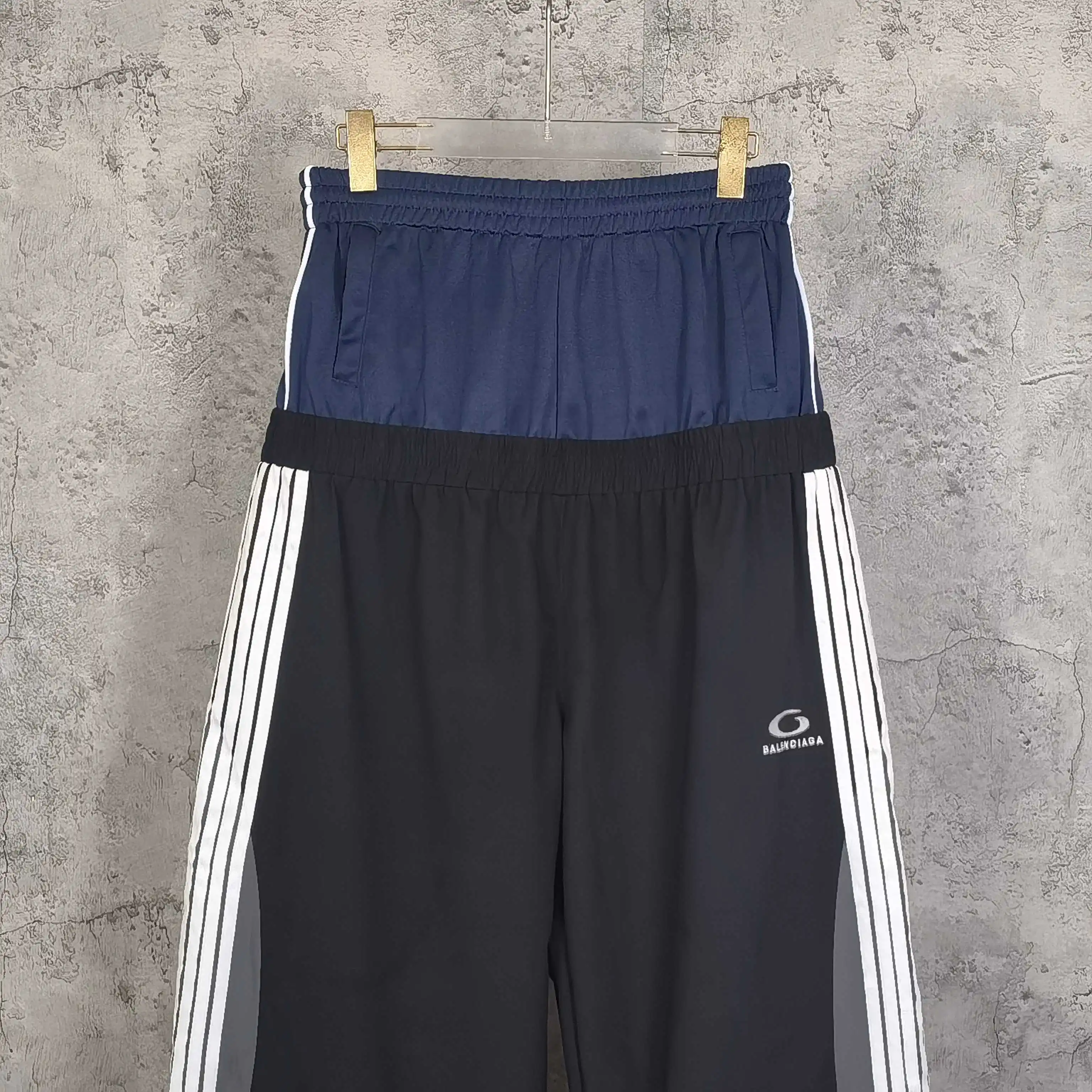 Cut-Up Double-Waistband Tracksuit Pants D22523189 — view 3