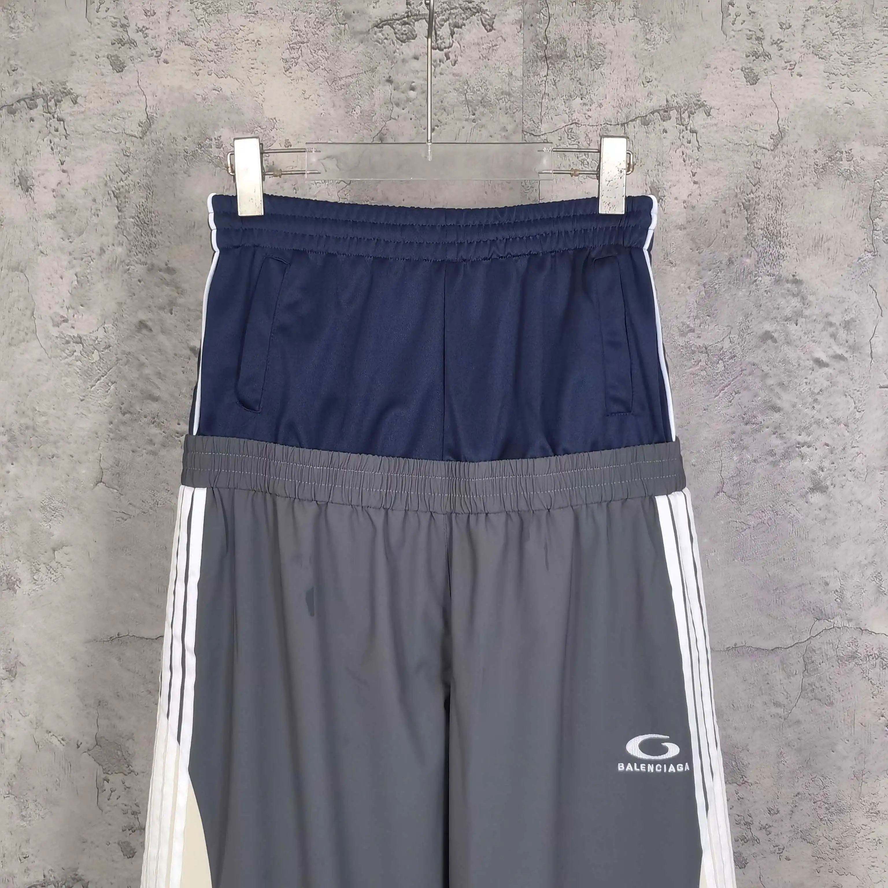 Cut-Up Double-Waistband Tracksuit Pants D22523190 — view 3