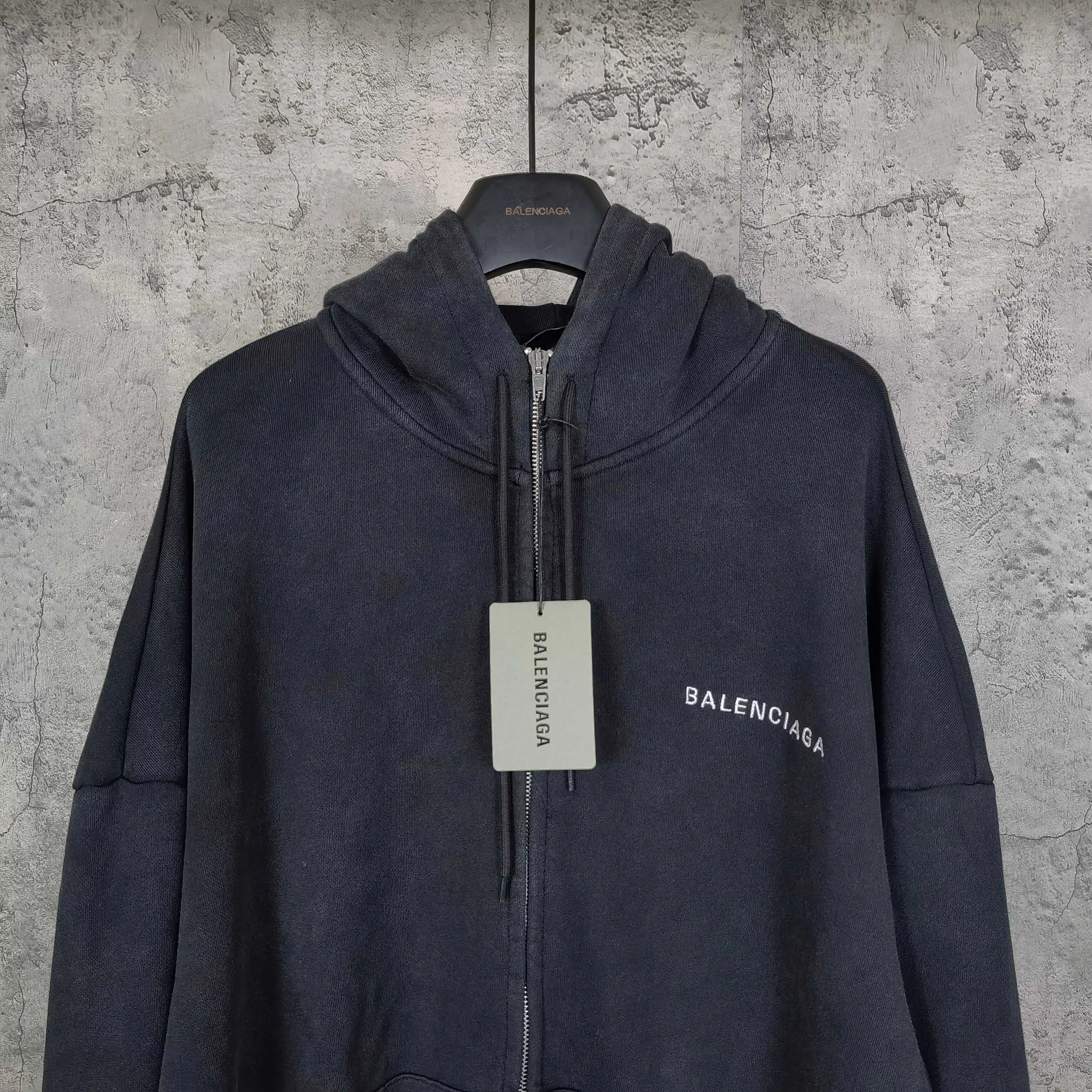 Oversized Embroidered Zip-Up Hoodie D24023164 — view 3