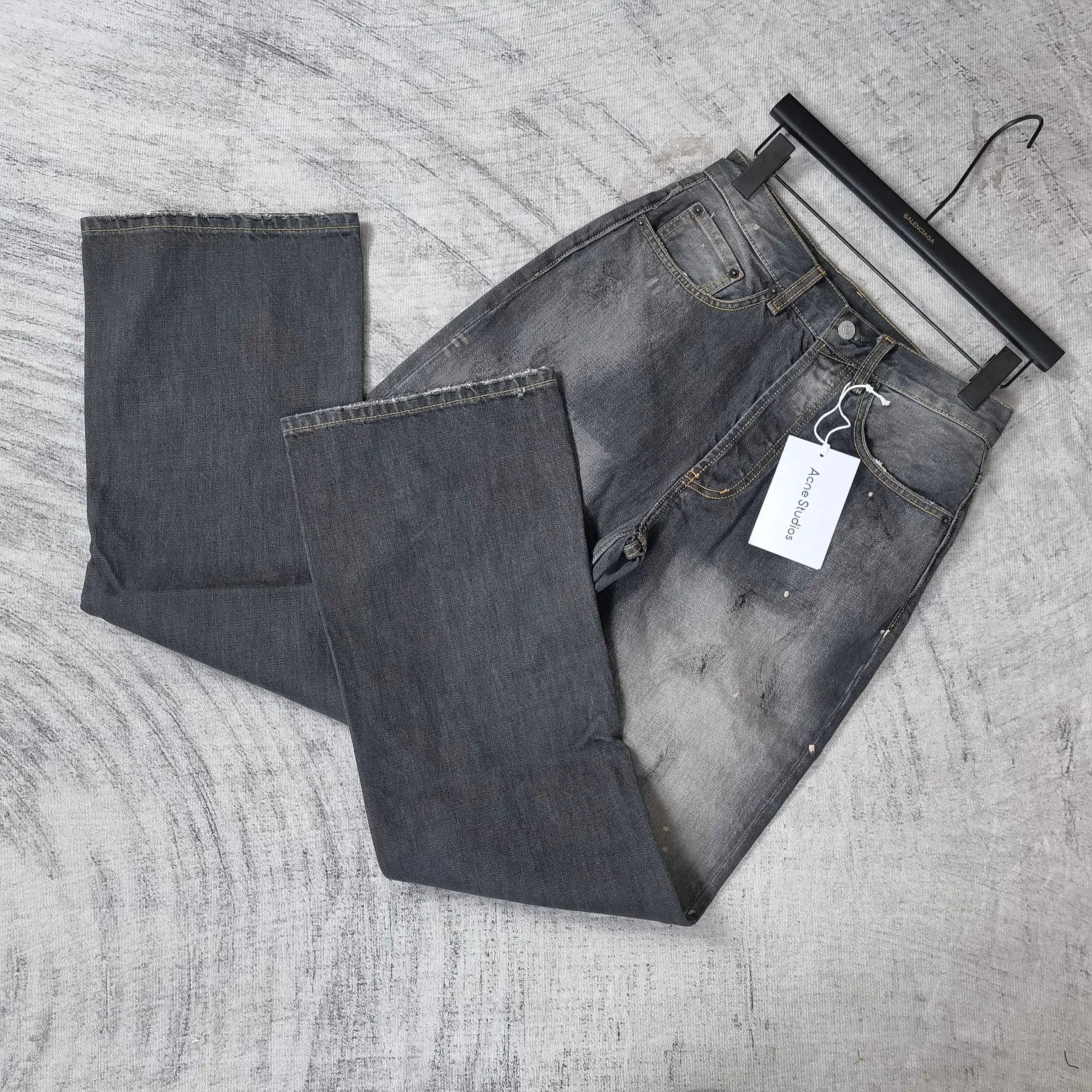 Graffiti Print Washed Straight-Leg Jeans D24523246 — view 4