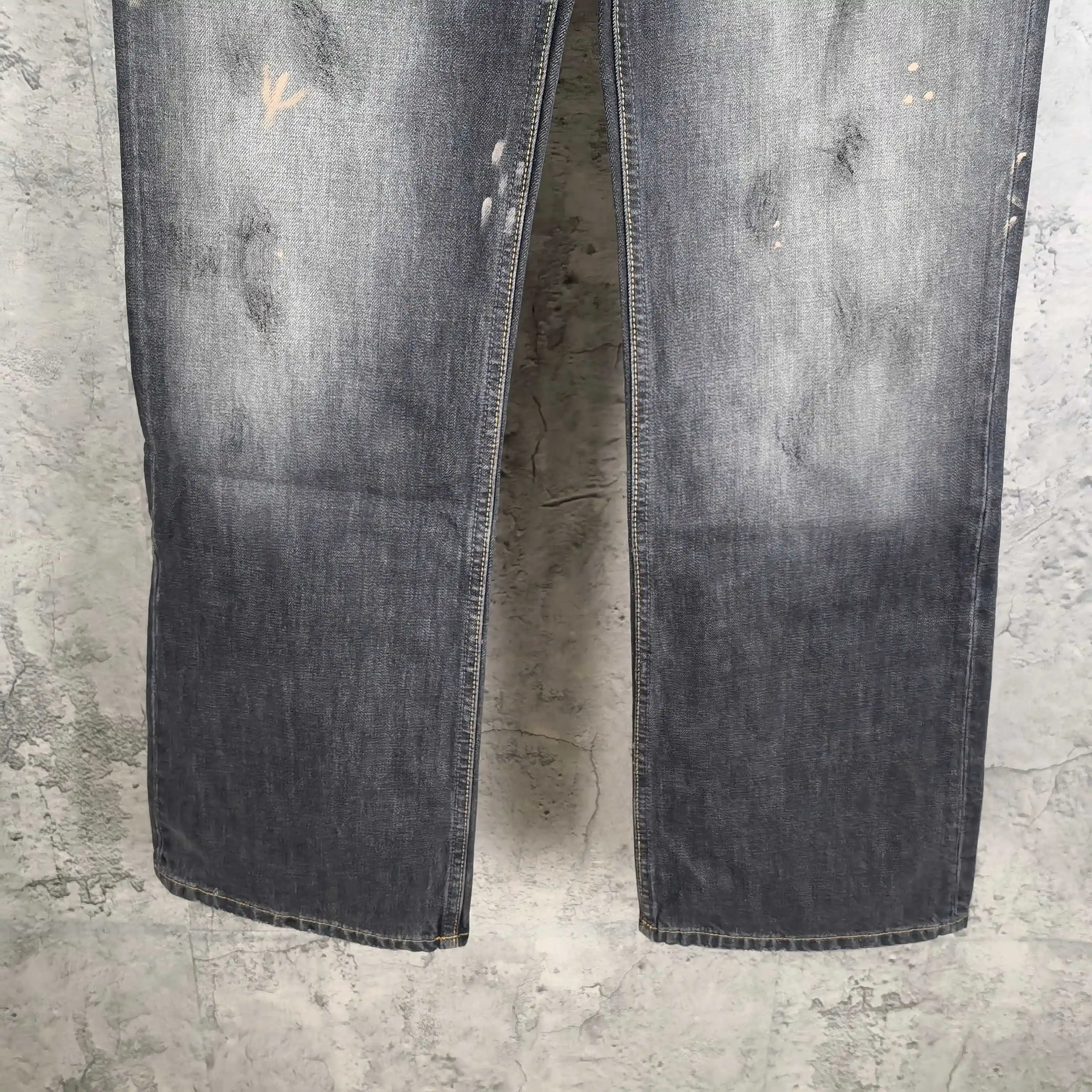 Graffiti Print Washed Straight-Leg Jeans D24523246 — view 9